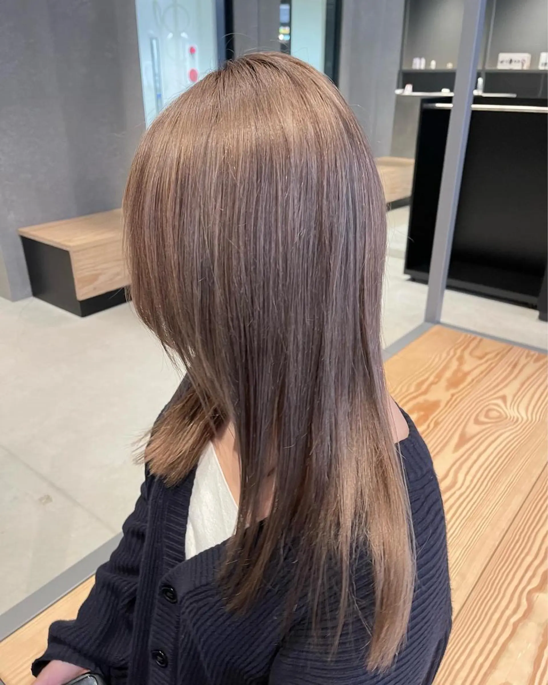 セミロング fil横浜店長パーマ ブリーチ特化TOMOのヘアスタイル