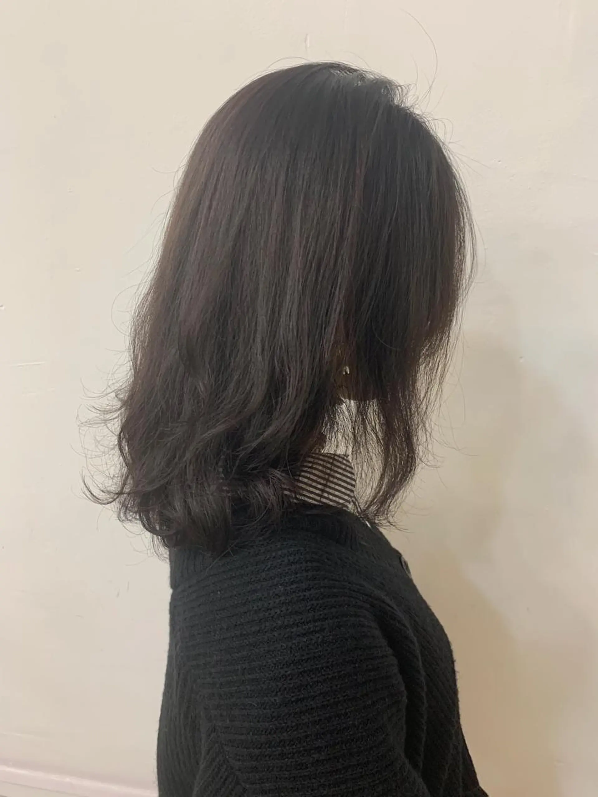 セミロング カット ヘアカラー chama レイヤーカットのヘアスタイル