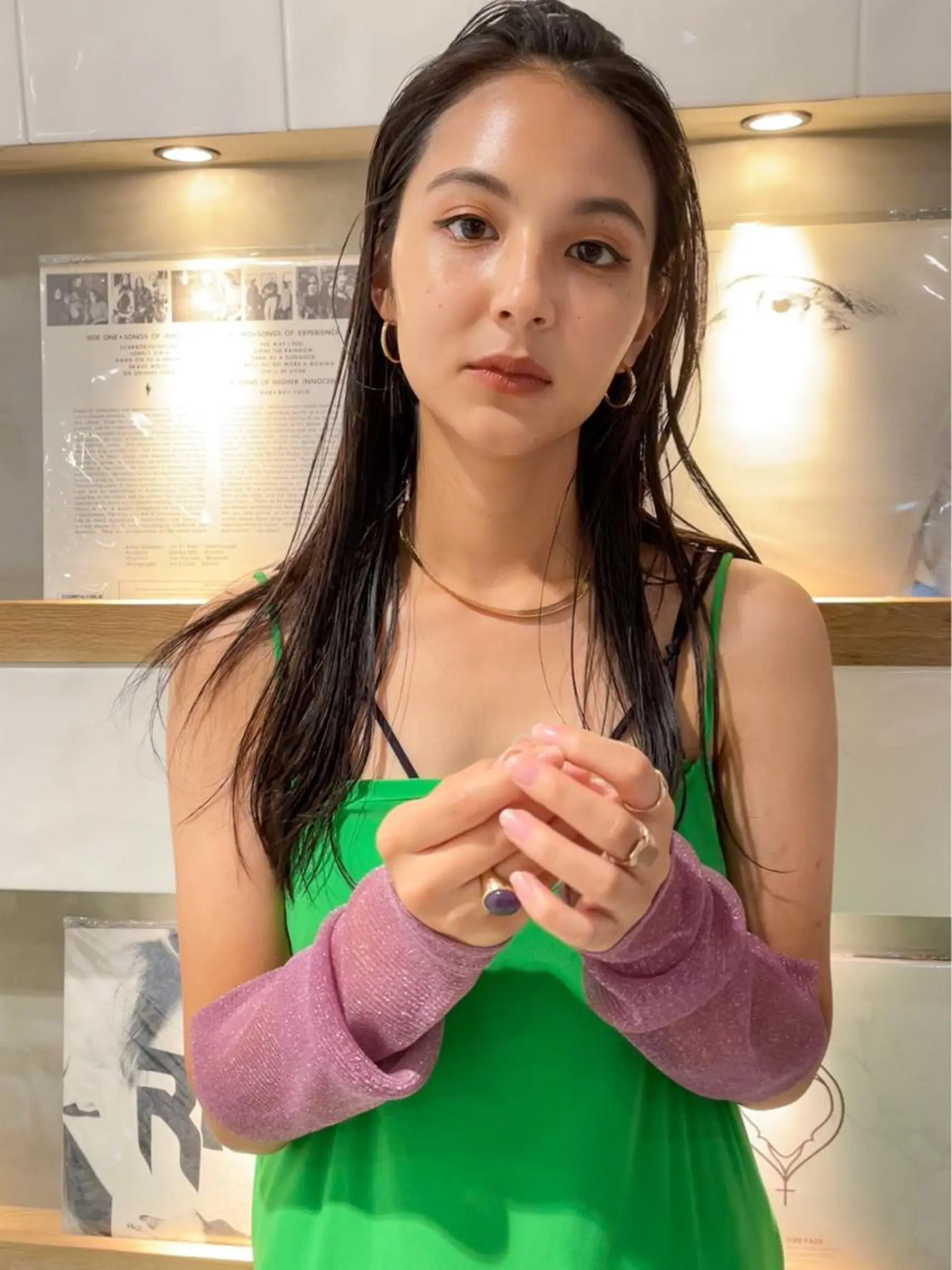 ロング カラー カット ヘアカラー トリートメント Loom.所属・村上雅人 ナチュラルモードのヘアスタイル