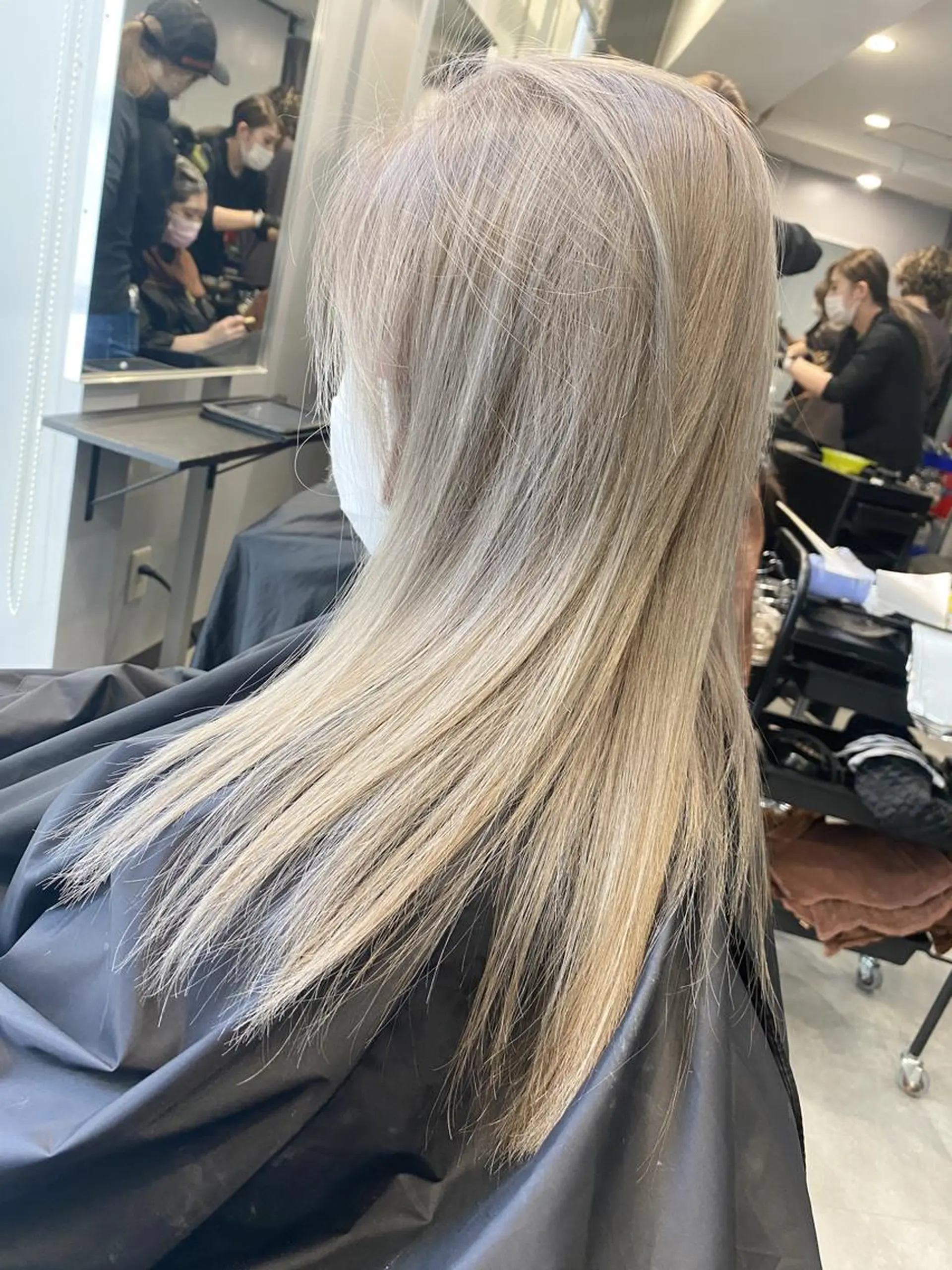 ミディアム カラー ネイル マツエク・マツパ ベージュカラー ホワイトベージュ ホワイト ヘアカラー トリートメント 井上 一平のヘアスタイル