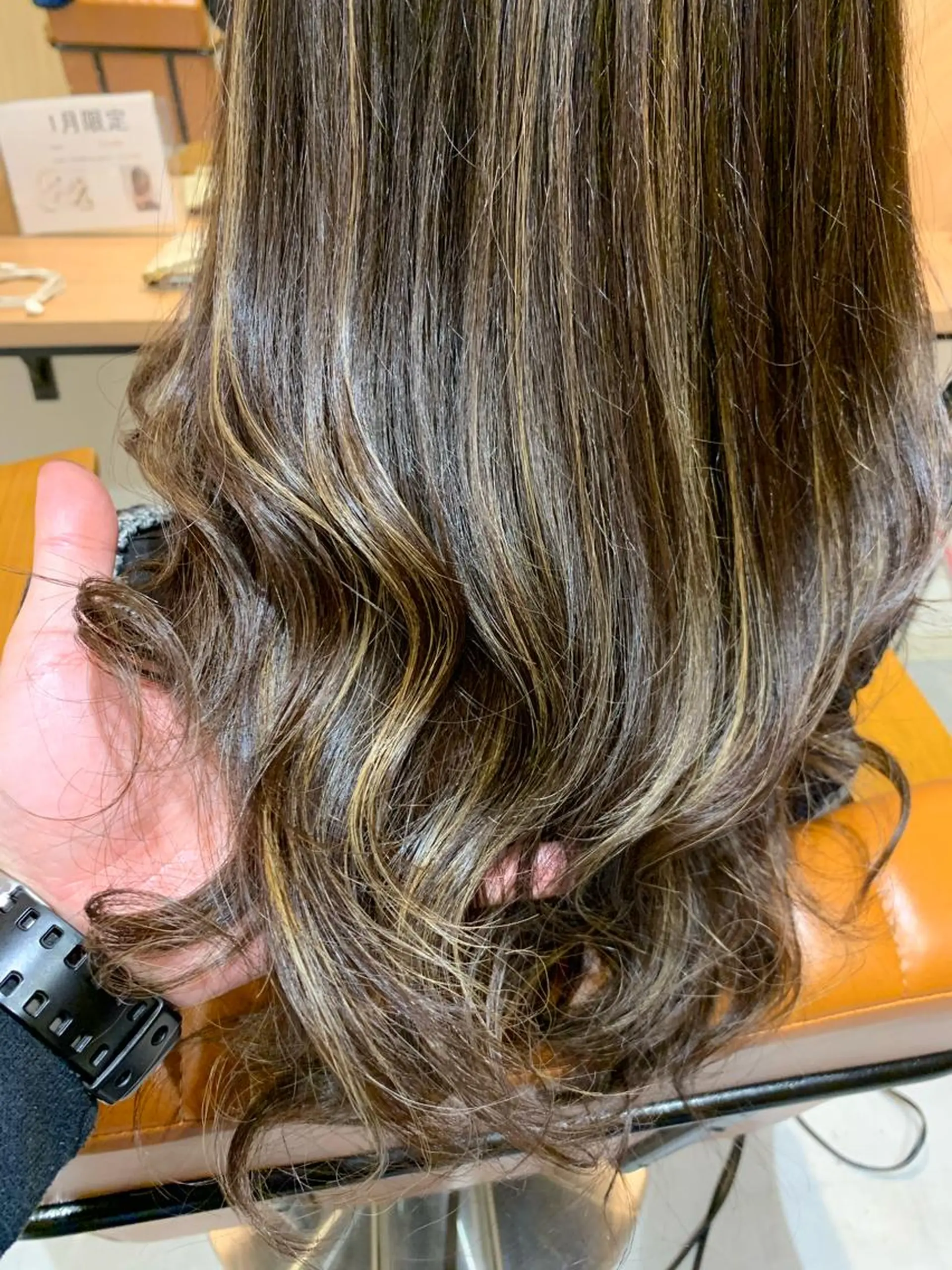 ロング カラー ハイライトカラー ハイライト オーナースタイリスト 宗正淳志のヘアスタイル