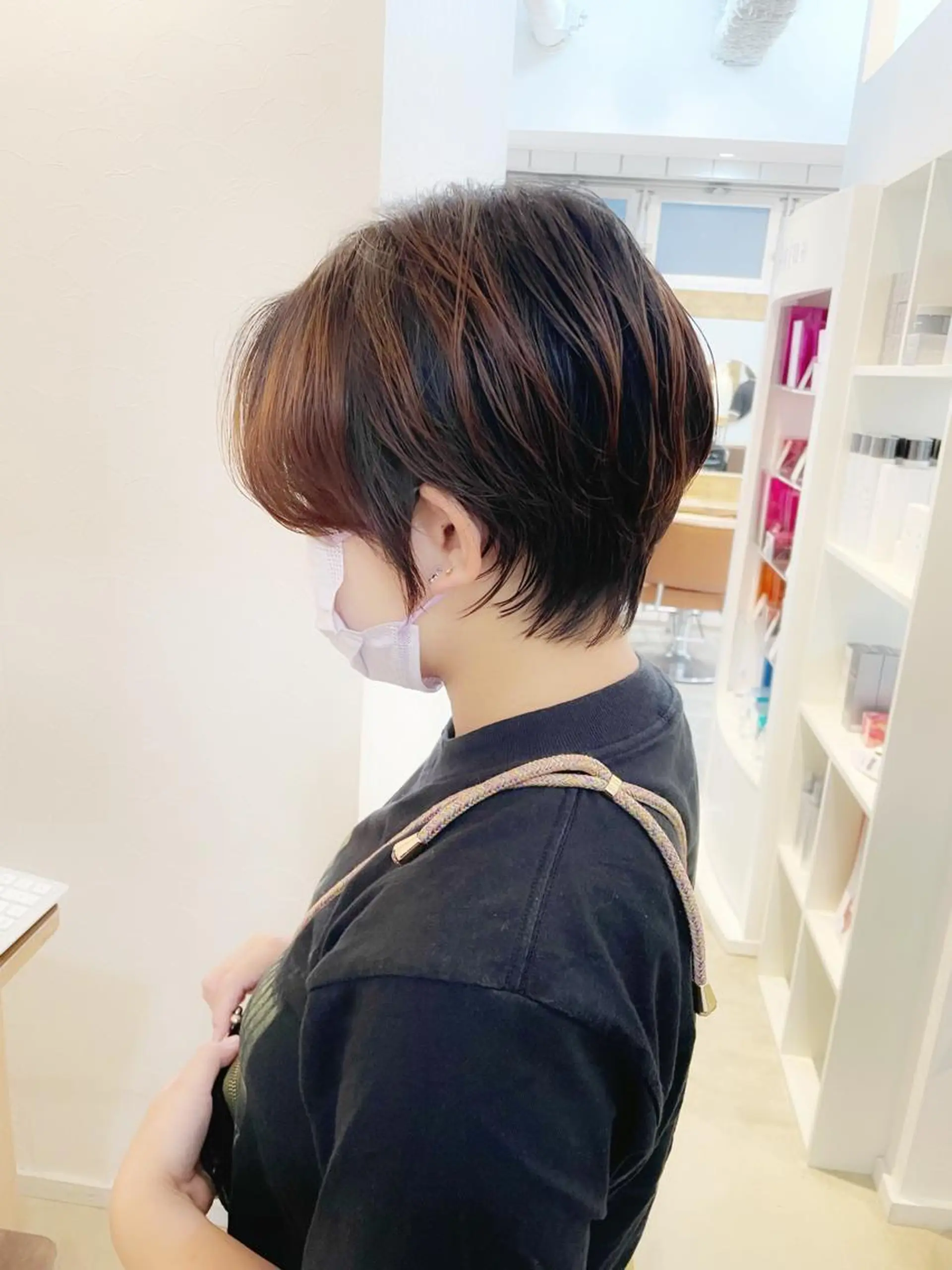 ショート ショートレイヤー 丸みショート くびれヘア くせ毛 レイヤーカット カット newline銀座所属・銀座ショート/ 大人ショート/金子涼のヘアスタイル
