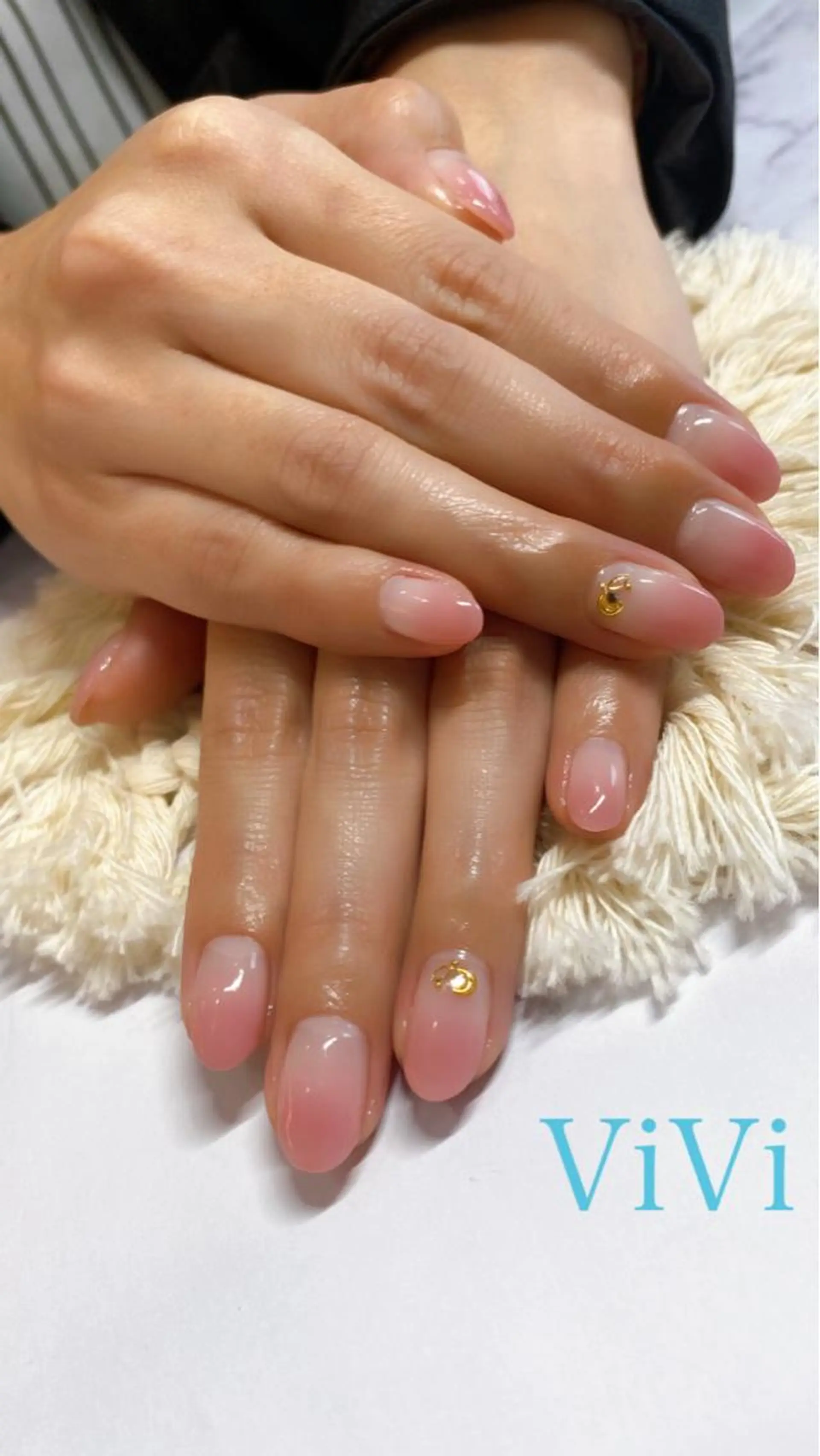 ネイル ハンドネイル nailsalon ViViのネイルデザイン