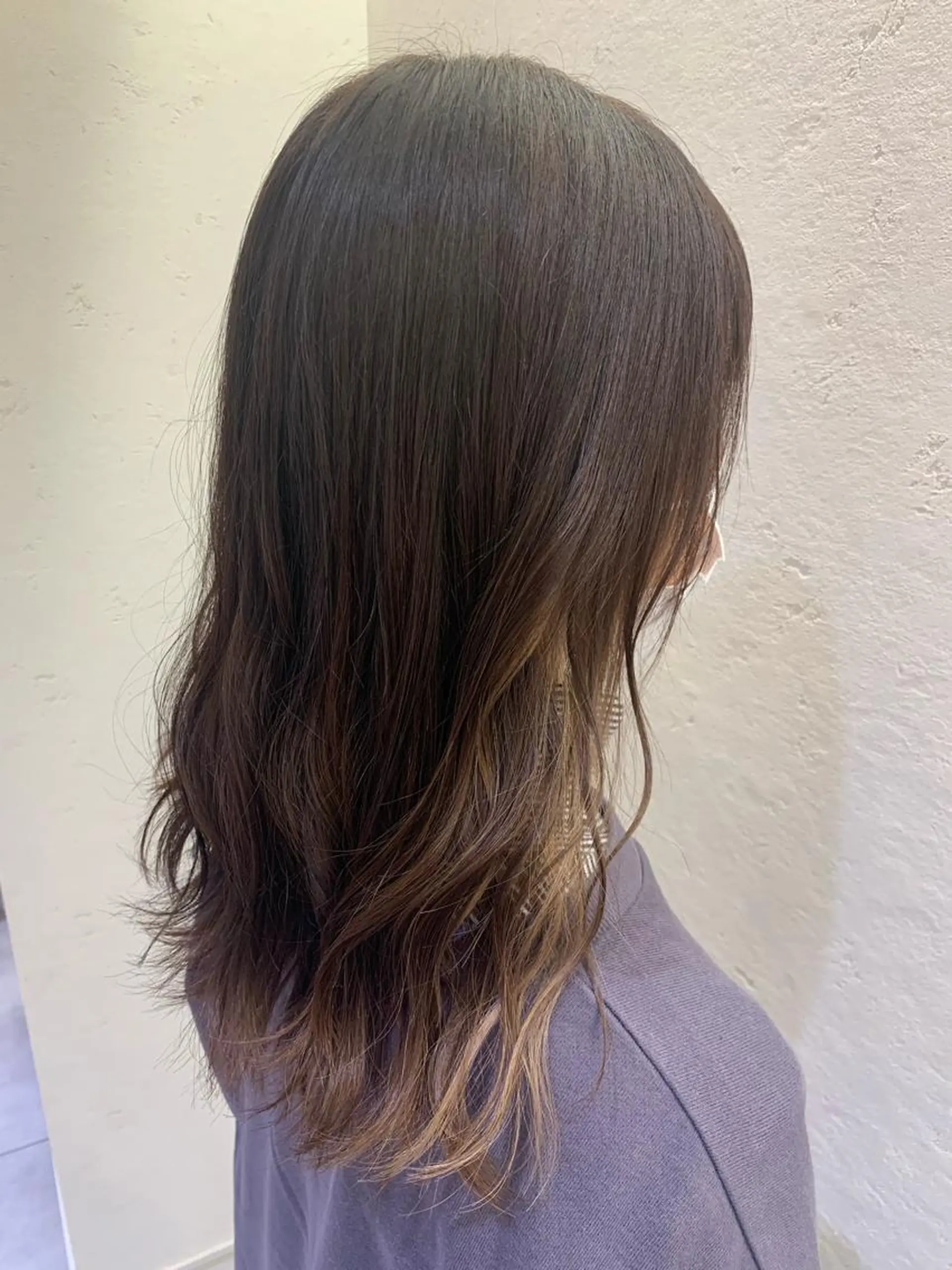 カラー ベージュカラー 透明感カラー インナーカラー 長谷 朋美のヘアスタイル