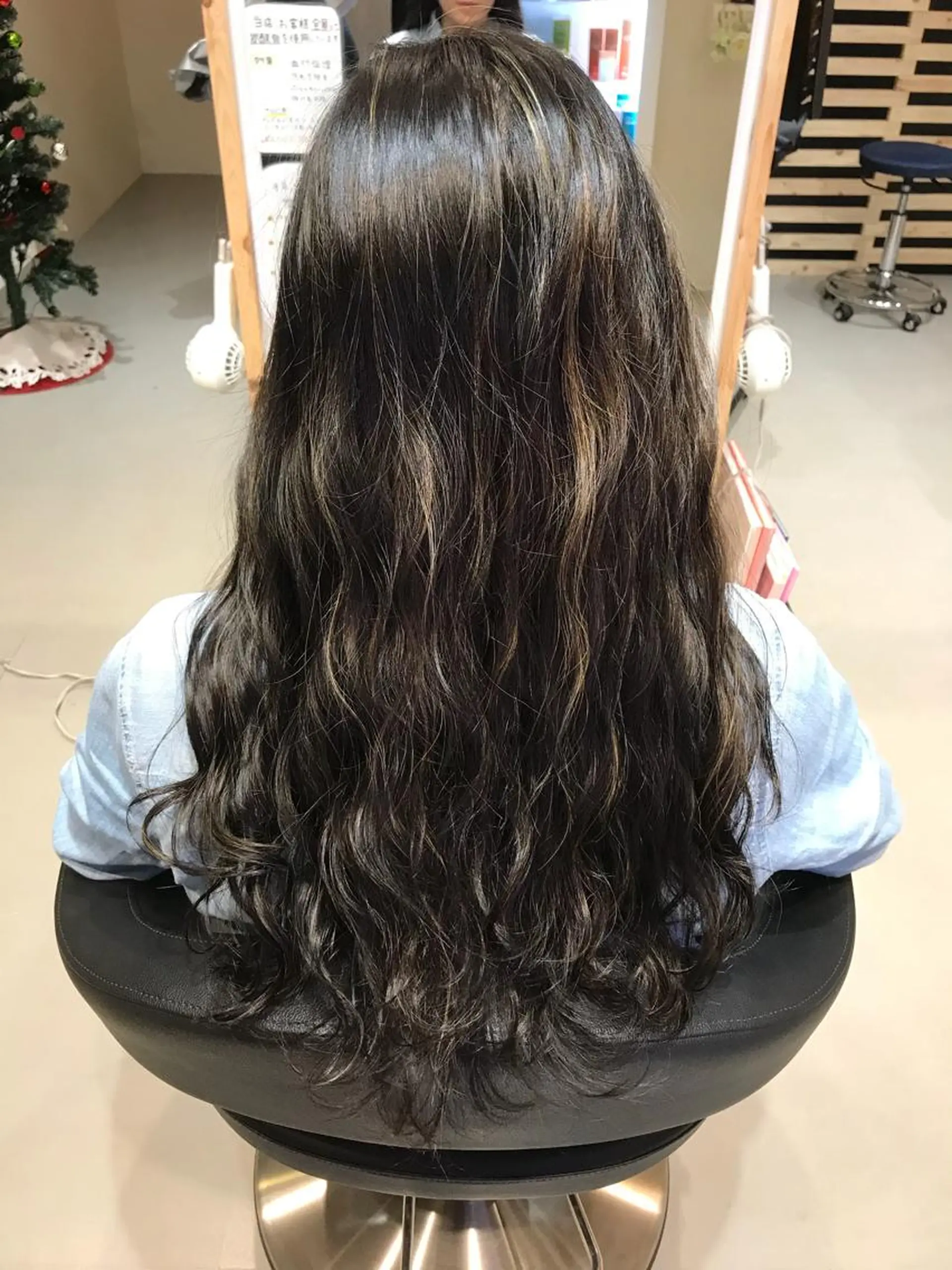 ロング カラー 透明感カラー ハイライトカラー ハイライト 大久保 隆蔵のヘアスタイル