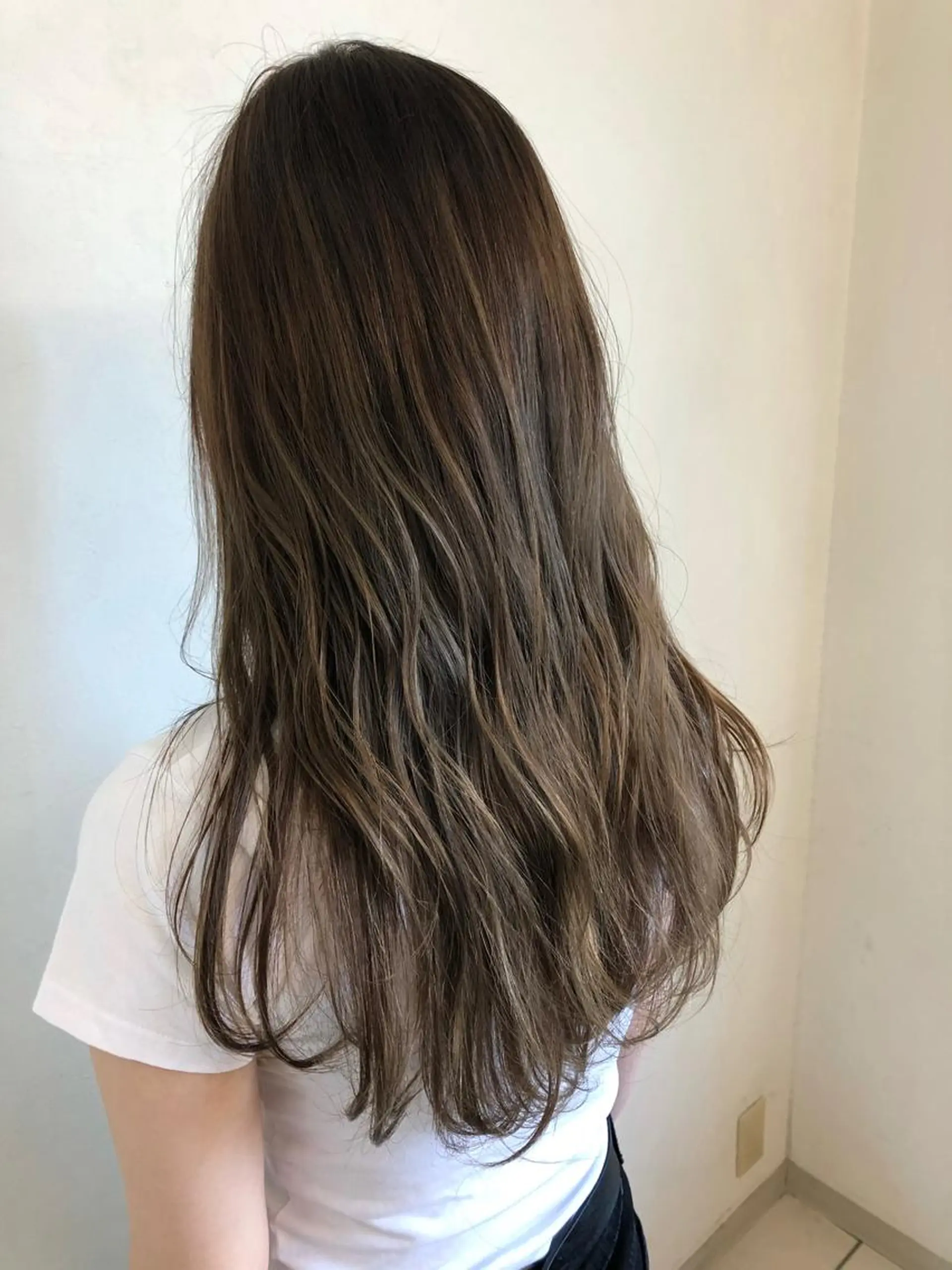 ロング ハイライト トリートメント ヘアカラー トリートメント ACRO梅田【アクロ】所属・縮毛矯正とカラーの人 倉友哉のヘアスタイル