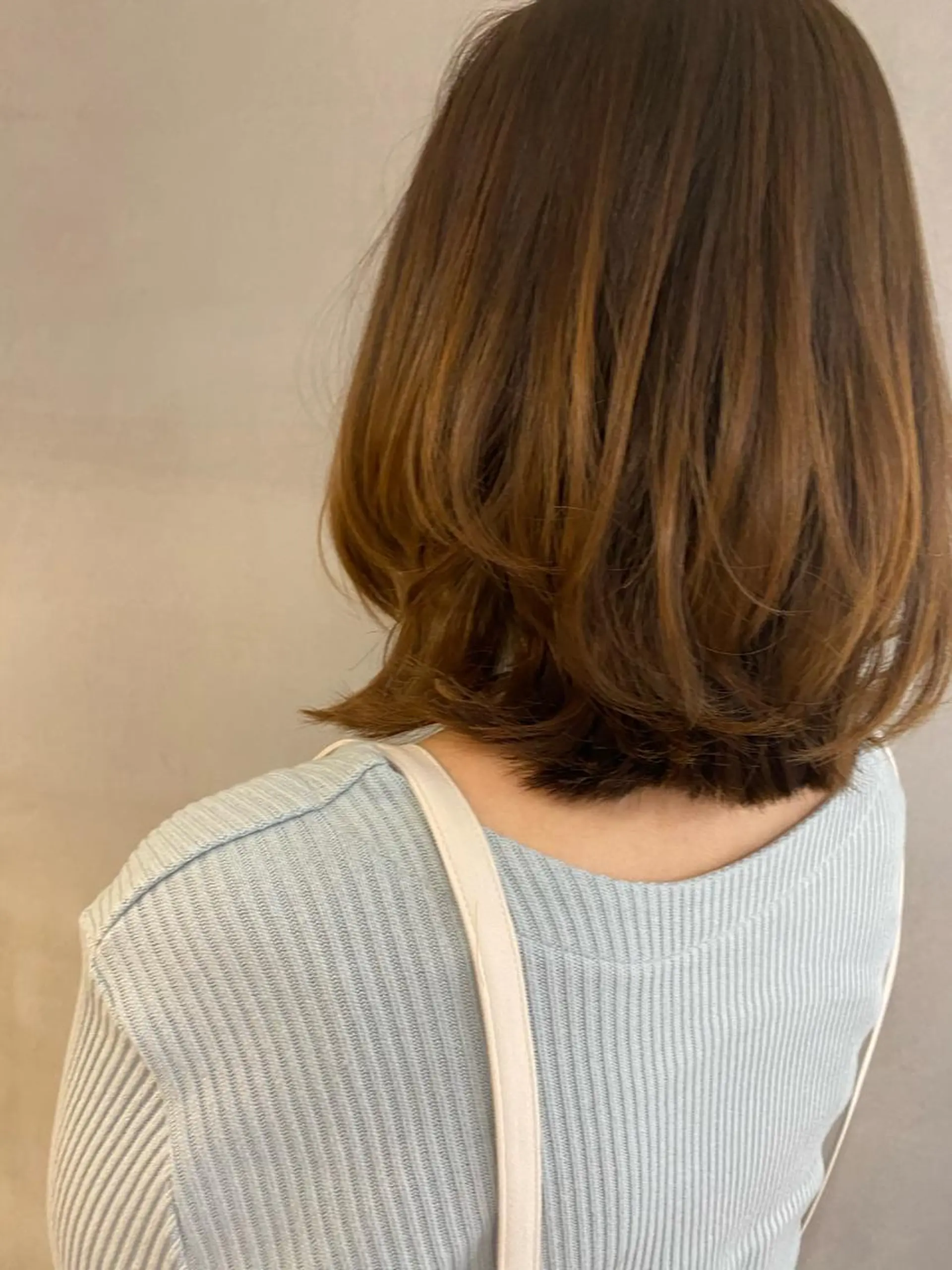 ミディアム くびれヘア くびれレイヤー レイヤーカット カット 田村 りなのヘアスタイル