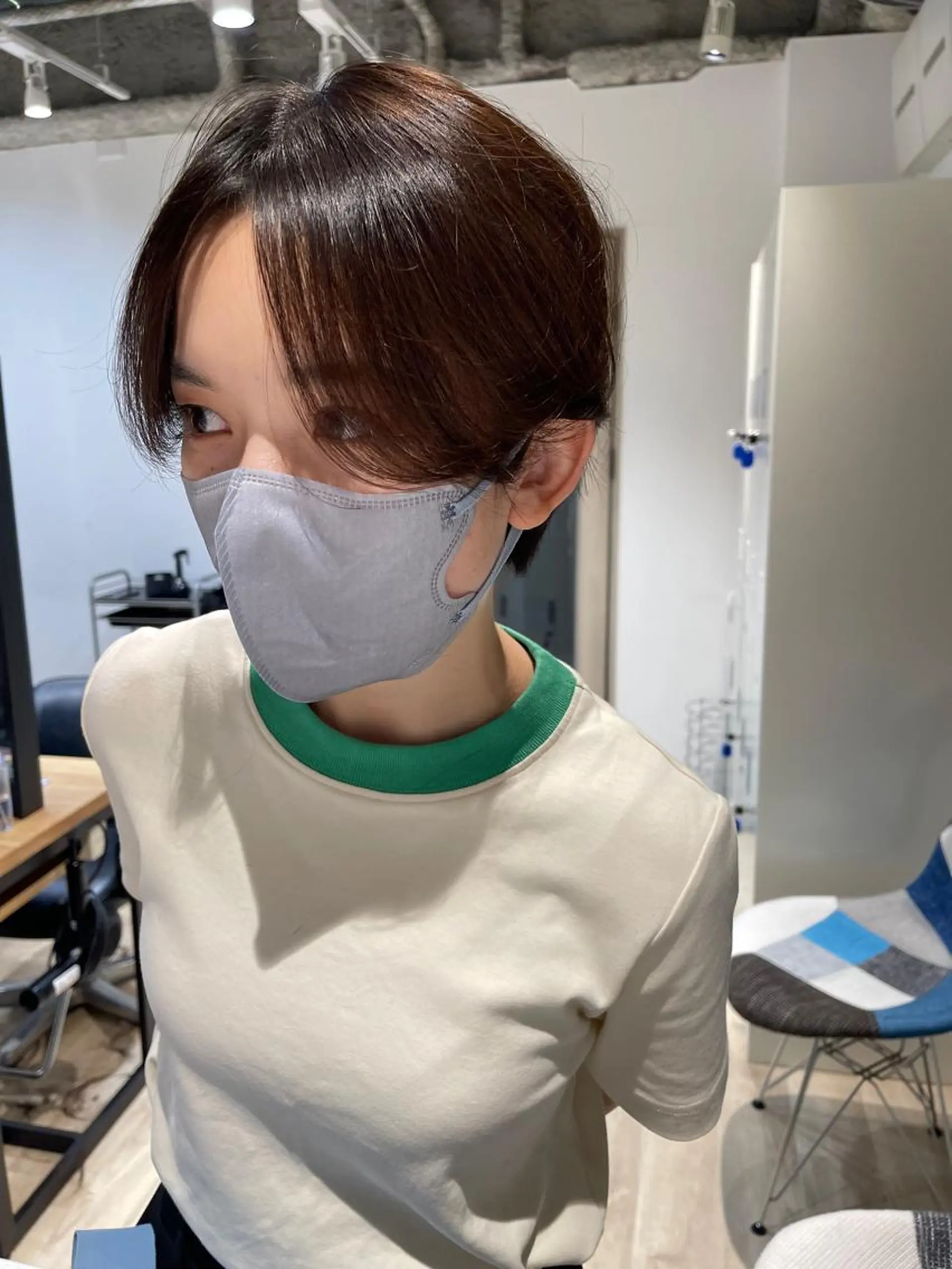 ショート カラー パーマ ヘアアレンジ ネイル マツエク・マツパ アイブロウ 前髪パーマ/割れ癖 /レイヤー/駅近のヘアスタイル