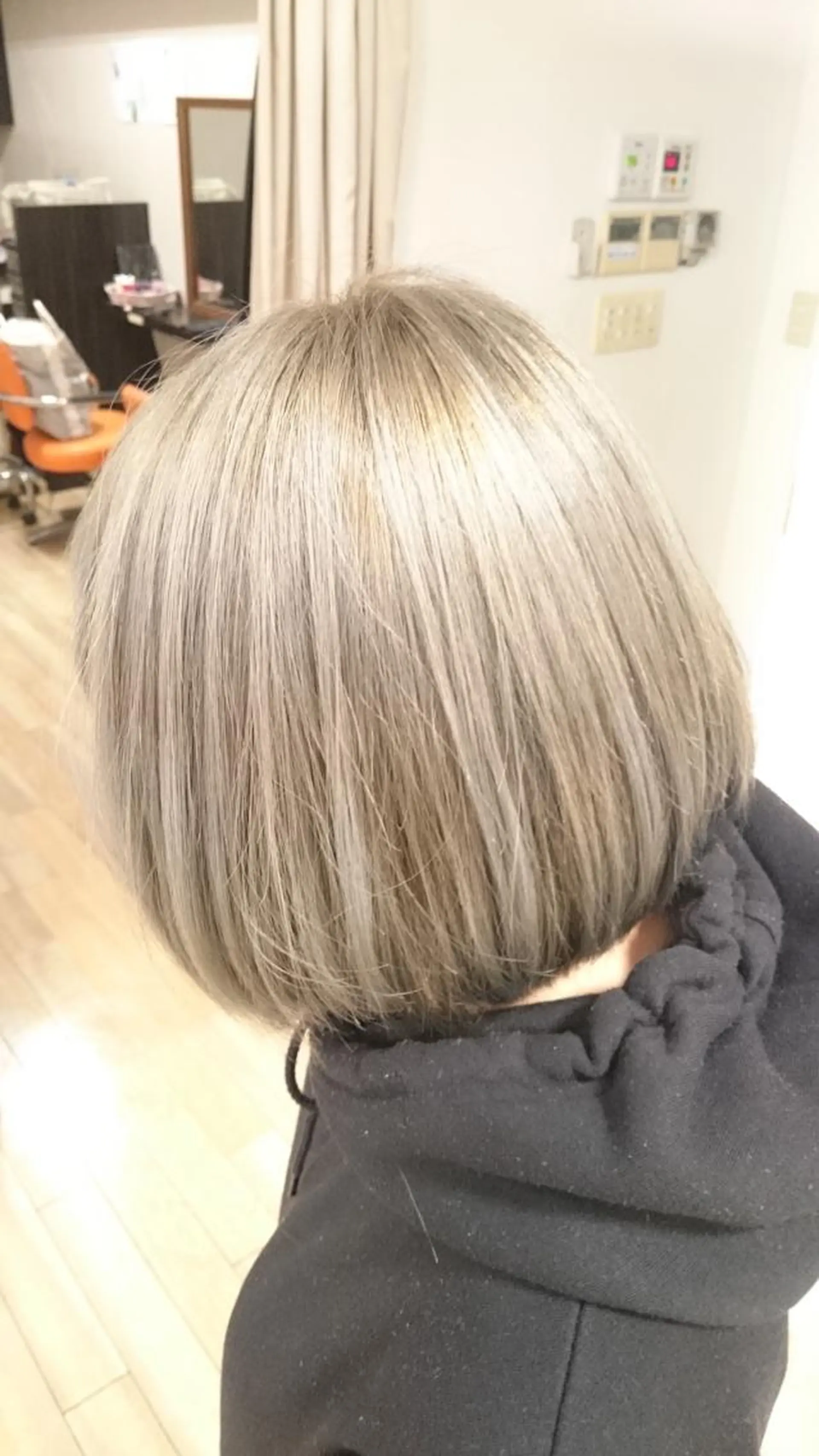 ミディアム カラー シルバー Snaly カラー特化ページのヘアスタイル