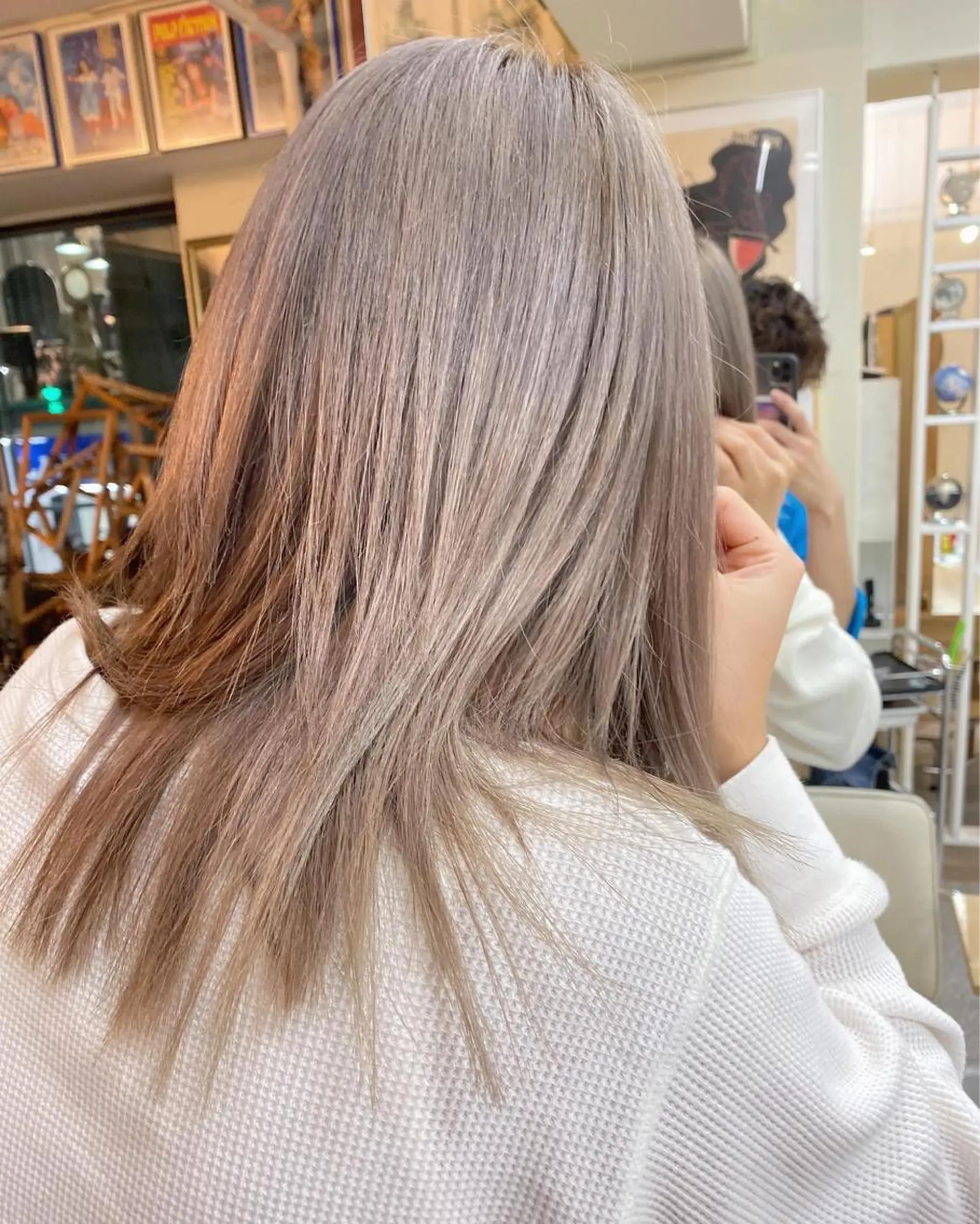 ミディアム カラー カット ヘアカラー トリートメント レイヤー/ウルフエク テブリーチ磯部ユズキのヘアスタイル