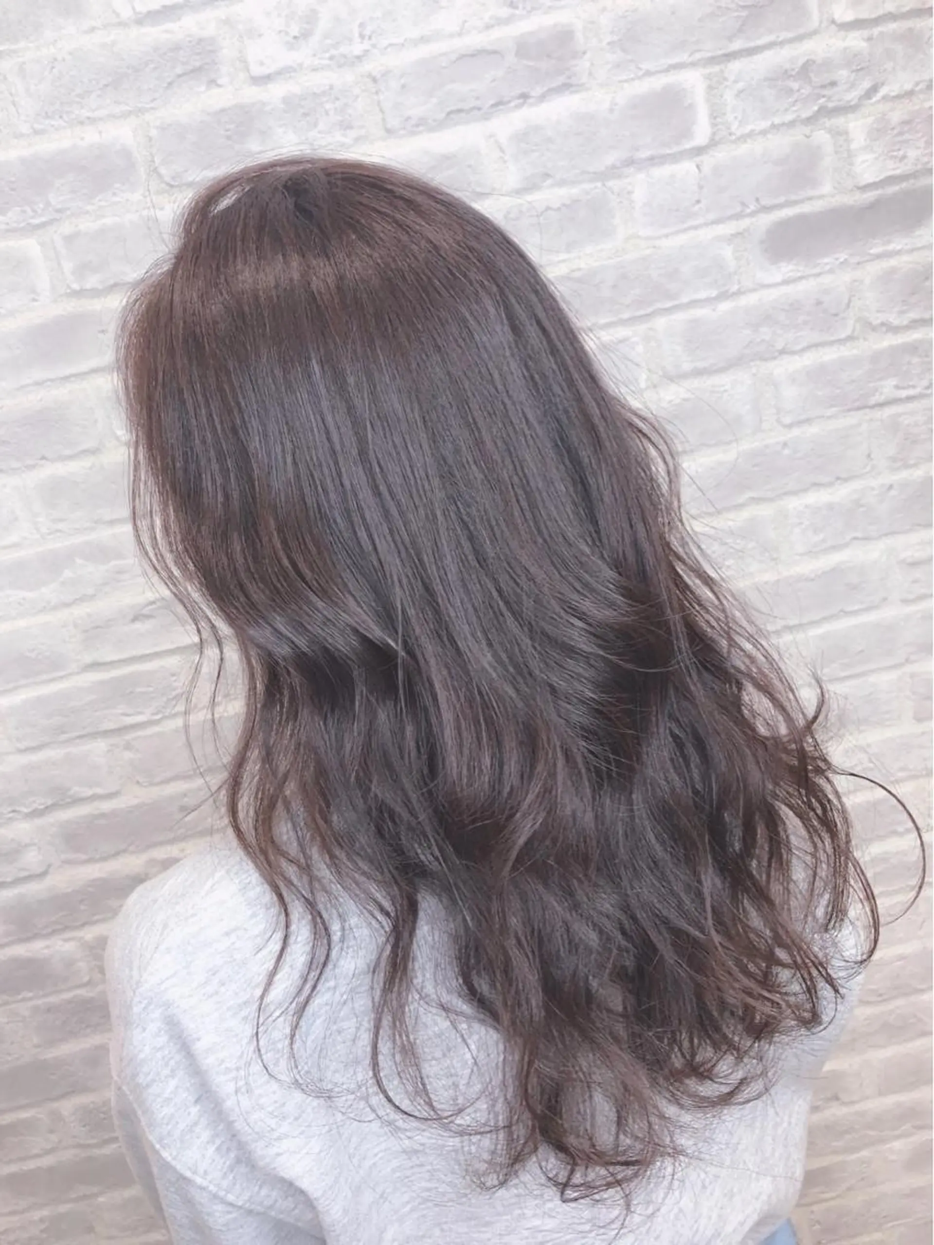 ロング カラー 関 彩花のヘアスタイル