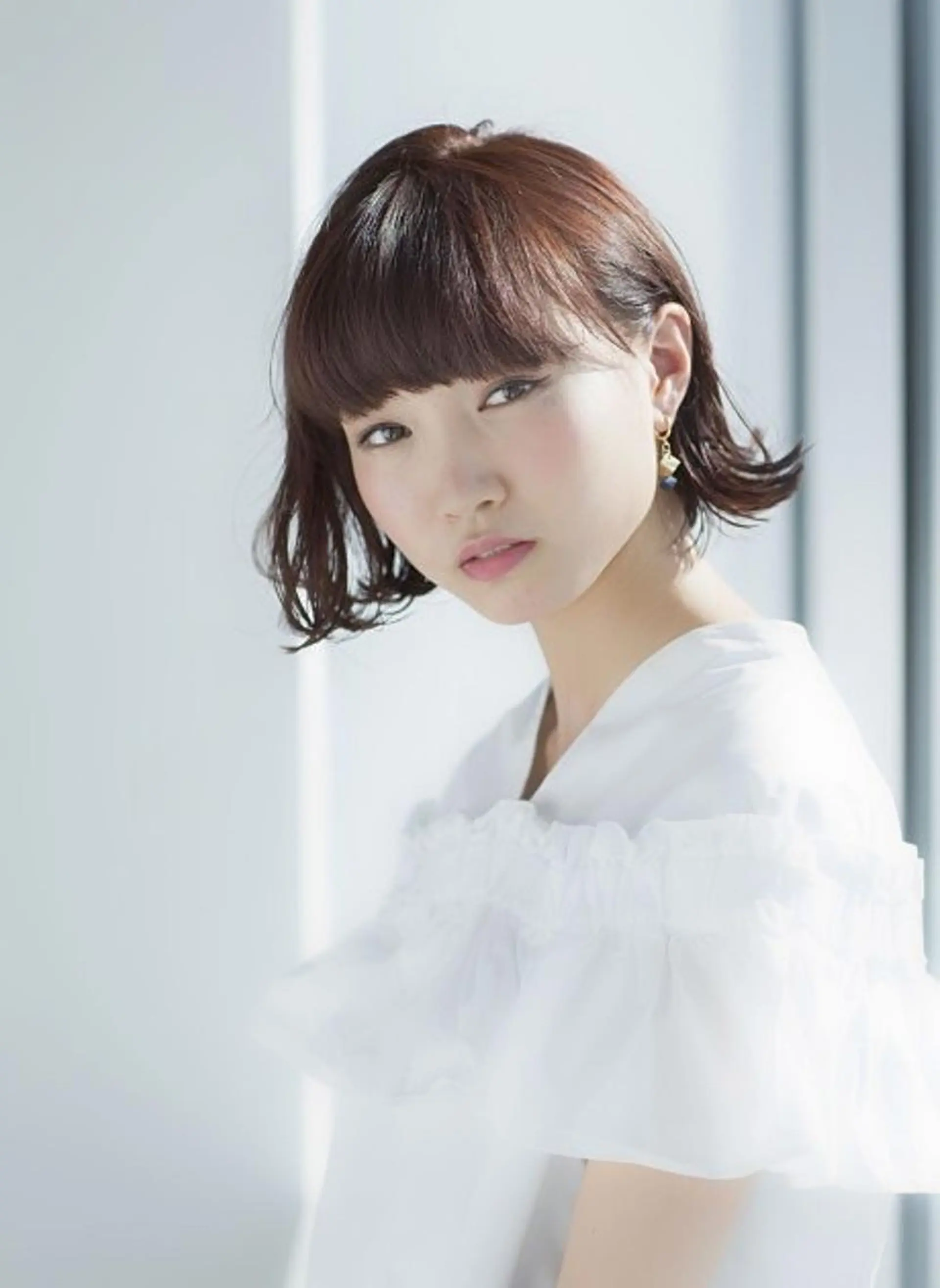 ミディアム 鈴木 奈波のヘアスタイル