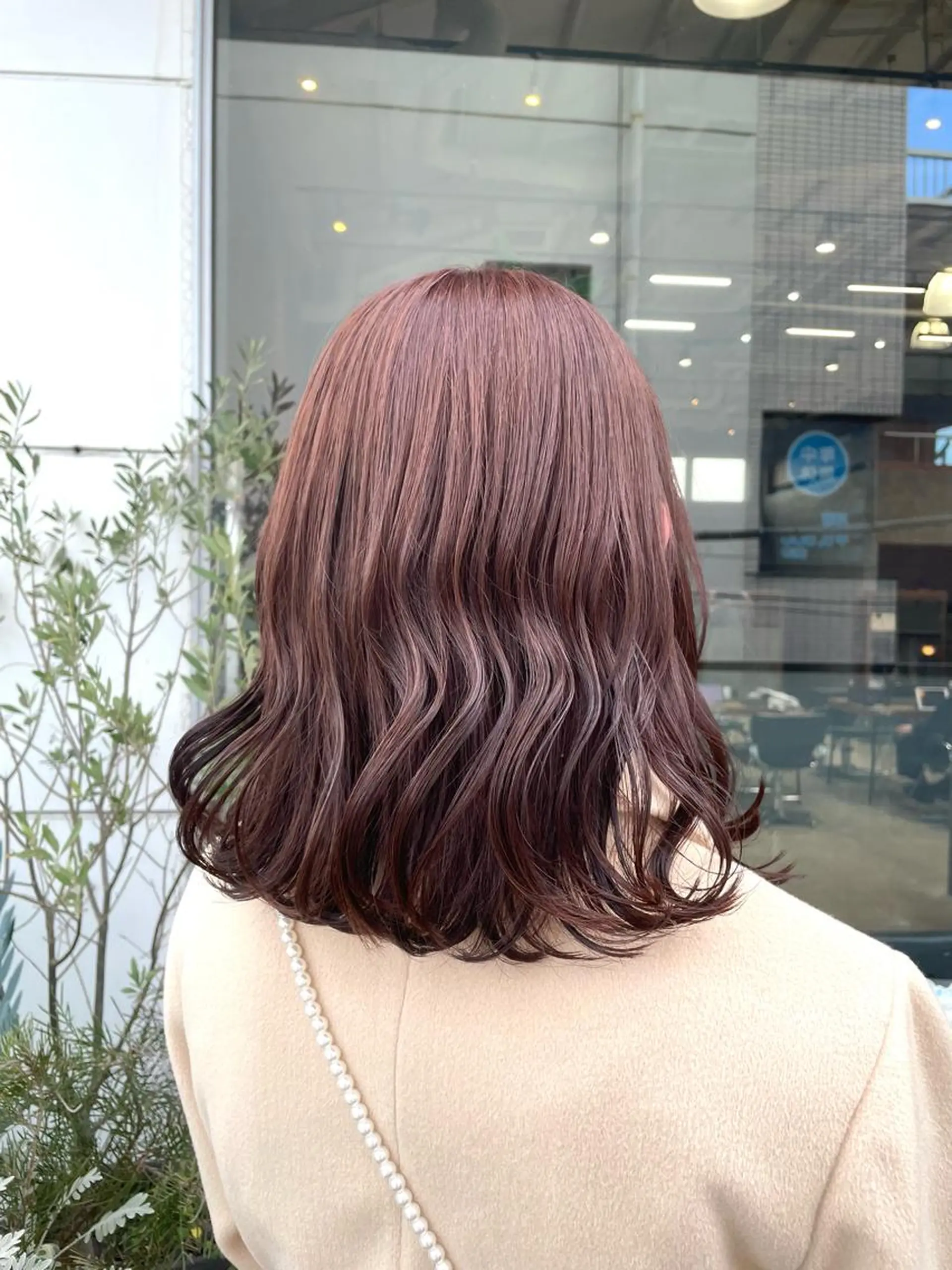 ミディアム 顔まわりレイヤー🎀 くぼやま　みおのヘアスタイル