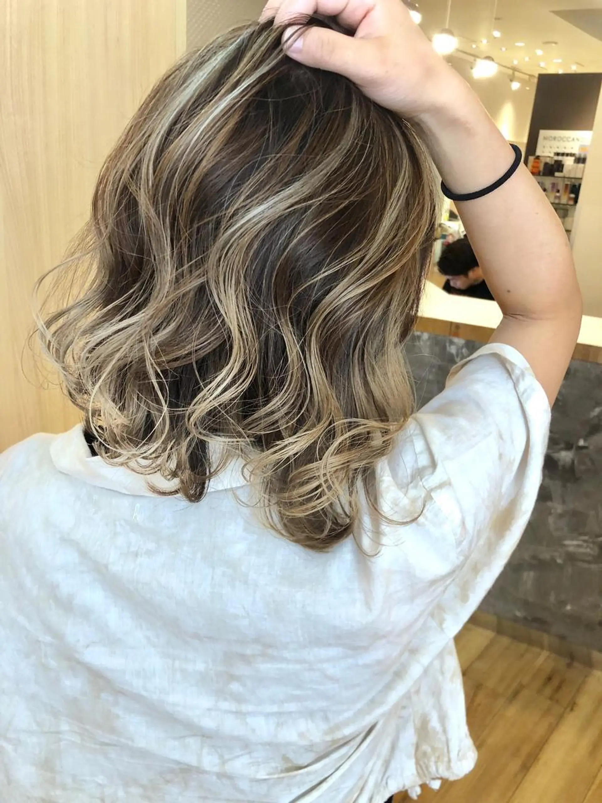 カラー セミロング ブリーチ ケアブリーチ 透明感カラー イルミナカラー トリートメント ⭐️Shelter by TOKYO⭐️のヘアスタイル