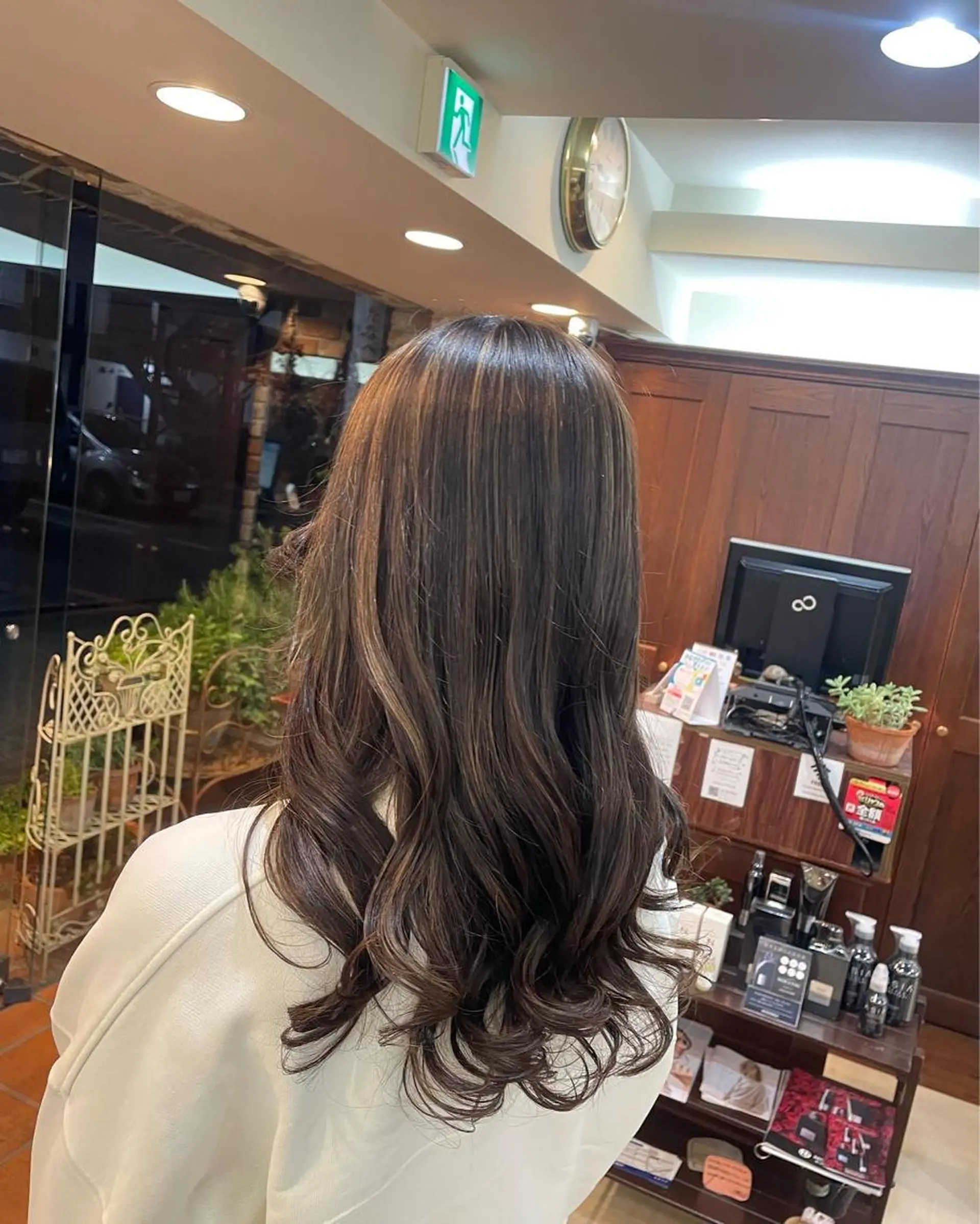 ロング ハイライト League サトウナツのヘアスタイル
