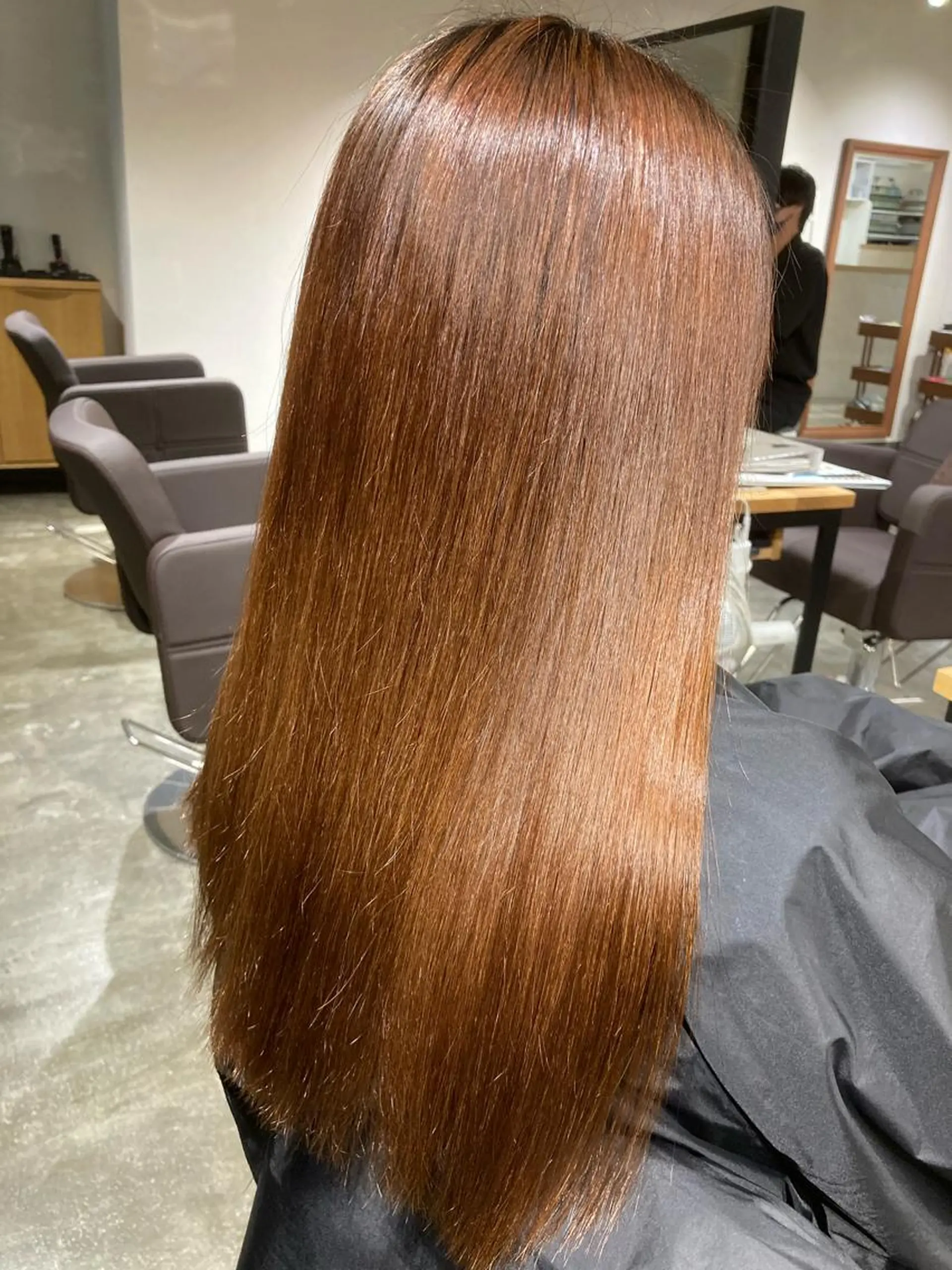 ロング 酸性ストレート COMMUOVERE瓢箪山店所属・瓦井 慧のヘアスタイル