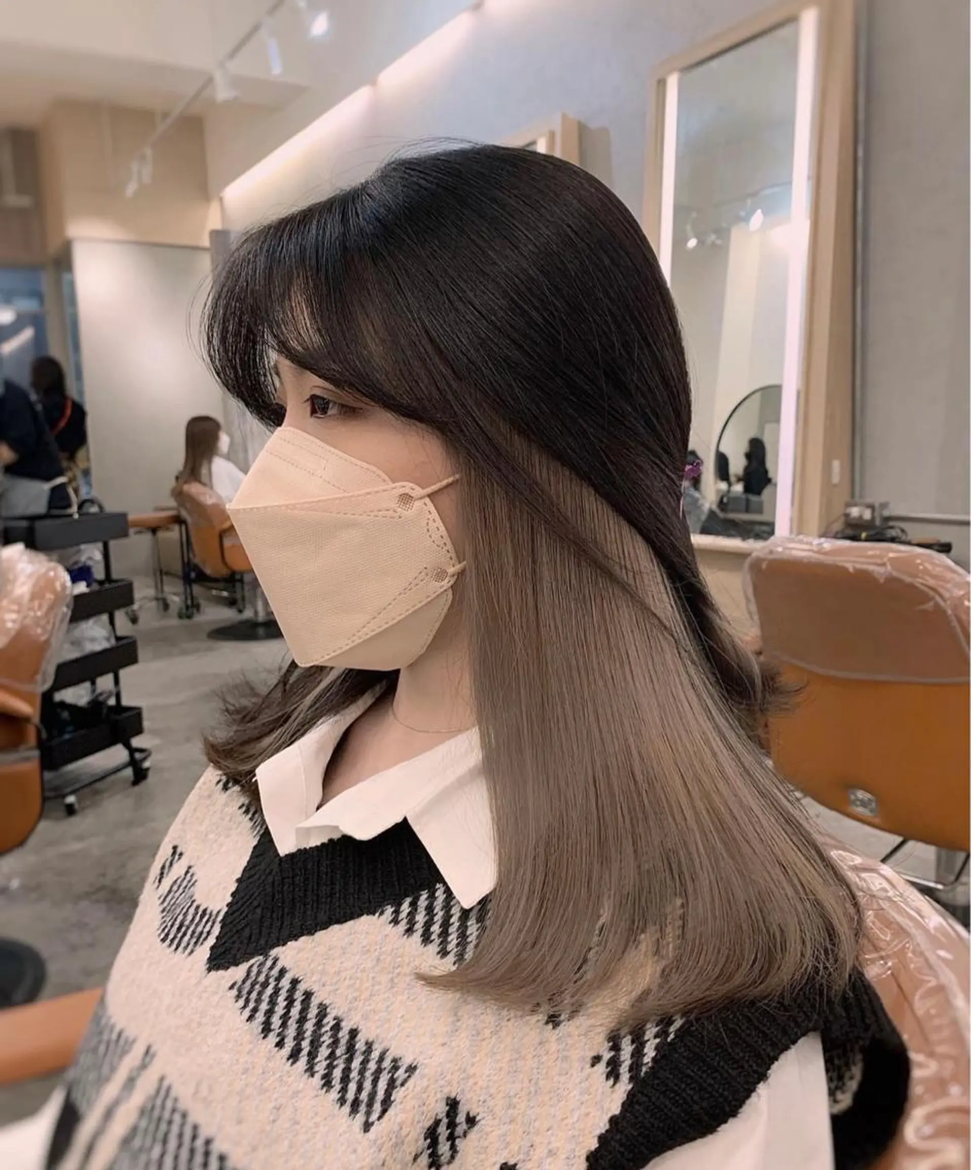 セミロング カラー ヘアカラー トリートメント THESALONS所属・🤍ブリーチカラー /寄田龍樹🤍のヘアスタイル