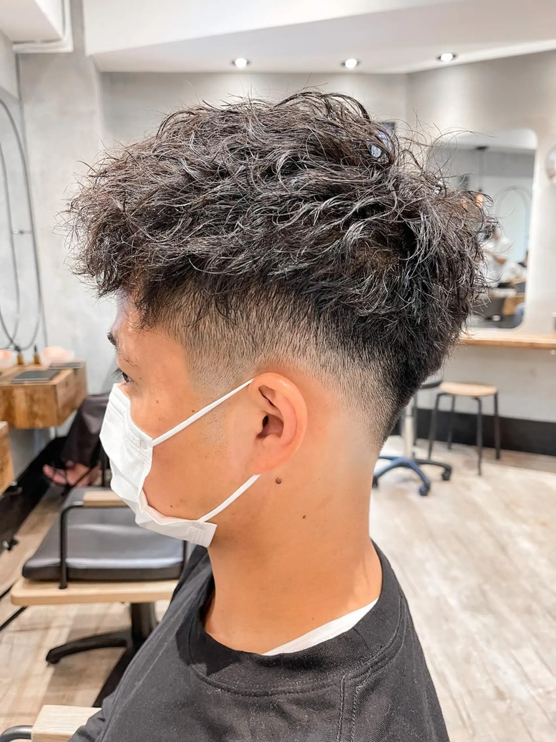 ショート パーマ メンズ フェードカット メンズパーマ スキンフェード ツイストスパイラルパーマ スパイラルパーマ カット トリートメント ヘアセット 新宿メンズパーマ TAKEのヘアスタイル