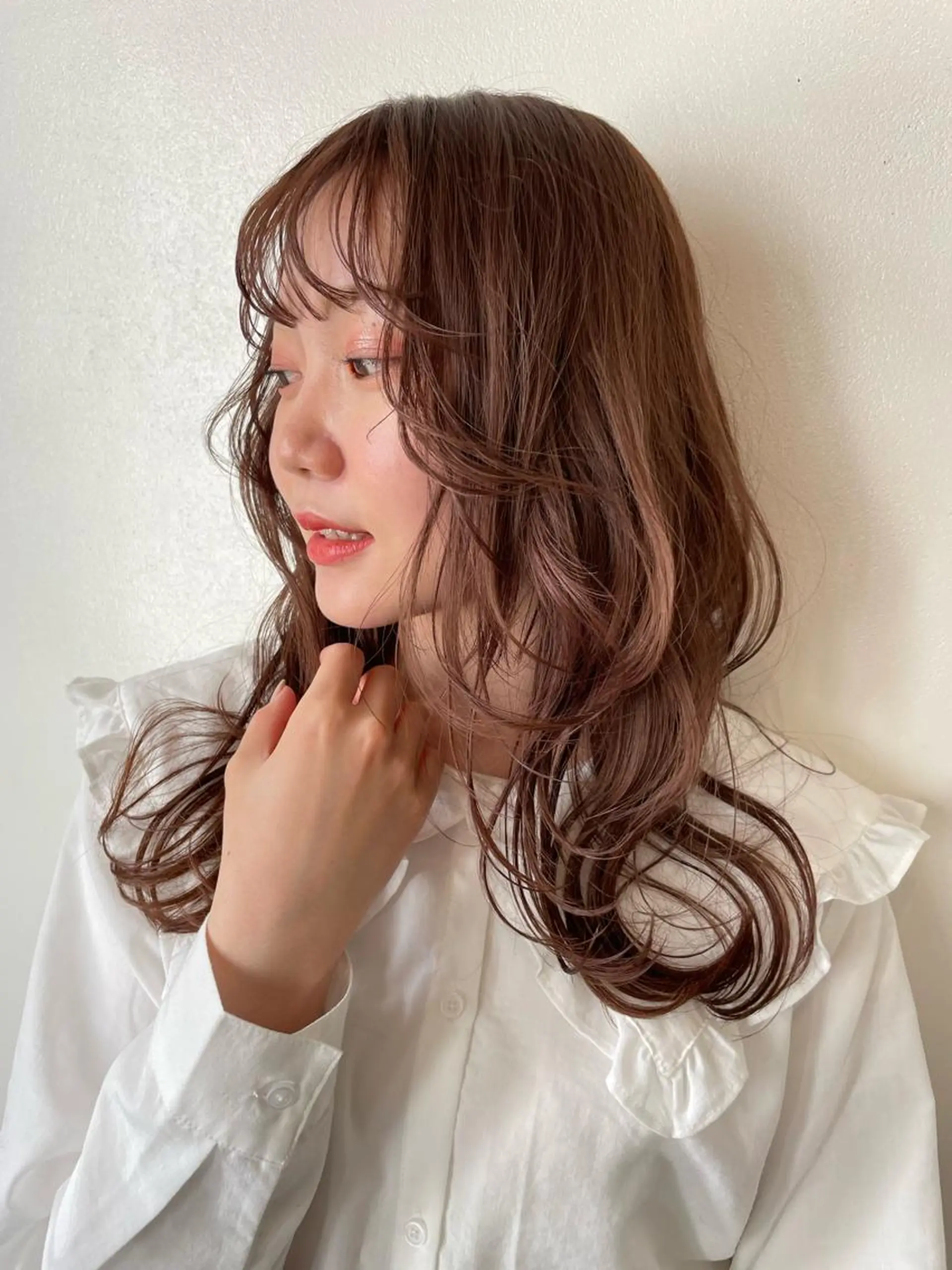 ロング カラー ベージュカラー ピンクカラー 顔まわりレイヤー レイヤーカット h a k u 大倉 卓人のヘアスタイル