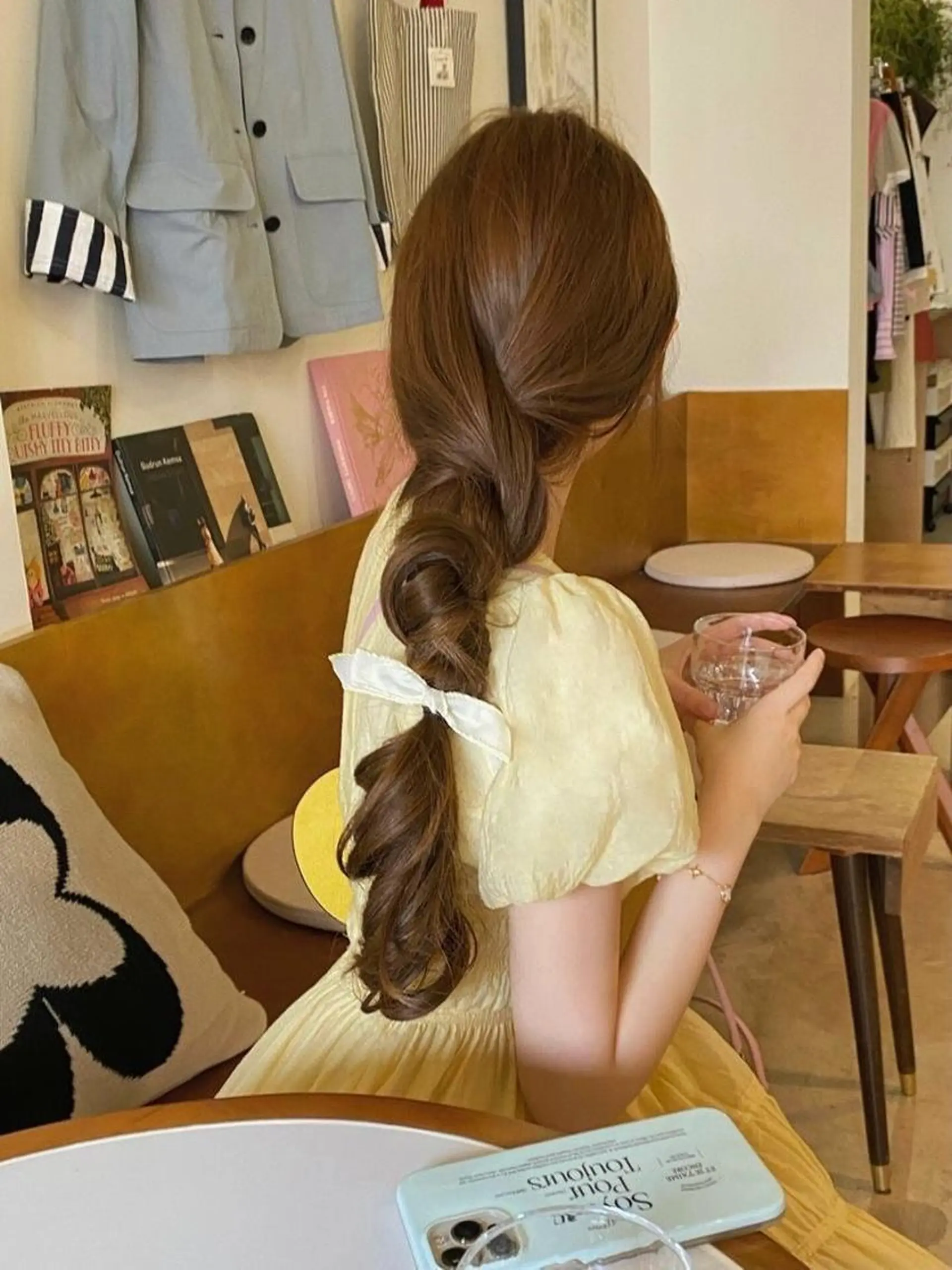 カラー 🫧トレンド艶髪🫧 グレージュカラー🫧のヘアスタイル