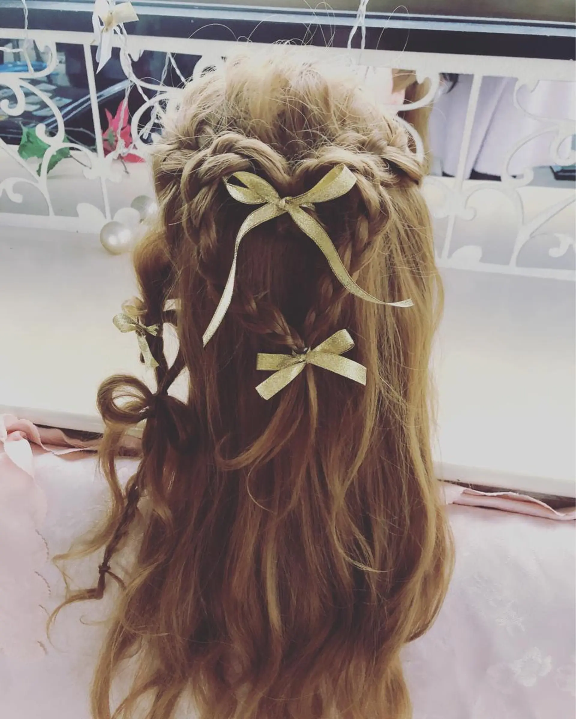 ロング カラー パーマ ヘアアレンジ メンズ キッズ ネイル マツエク・マツパ 銀河 ティンガーラのヘアスタイル