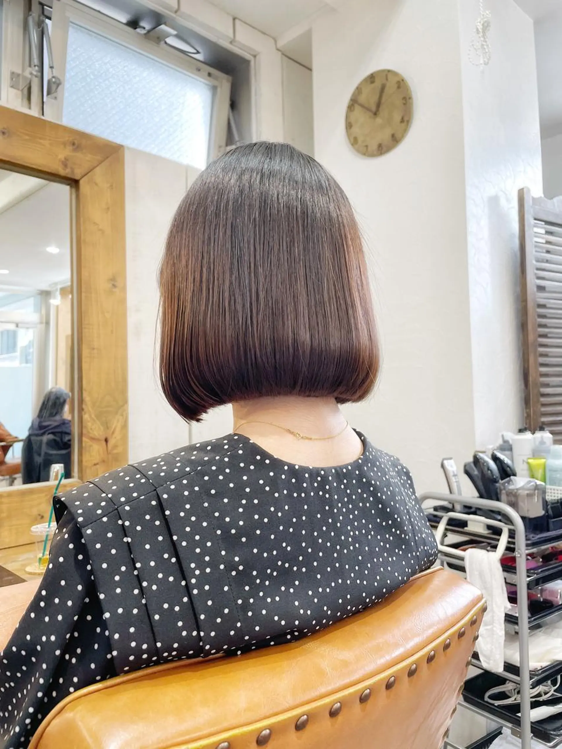 ショート カラー ショートレイヤー 丸みショート グラデーションカラー くびれヘア くせ毛 カット トリートメント newline銀座所属・銀座ショート/ 大人ショート/金子涼のヘアスタイル