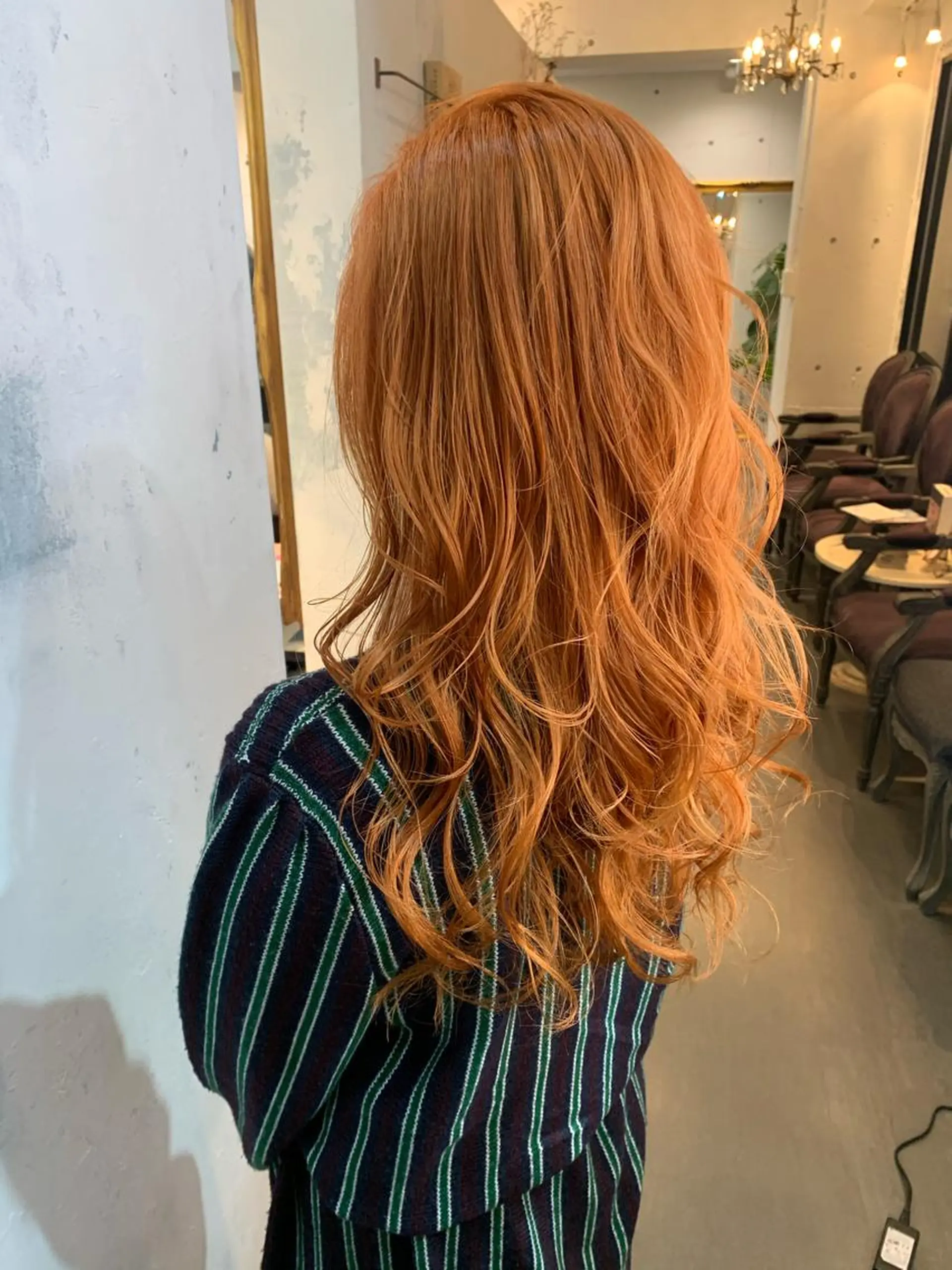 ロング カラー ベージュカラー ブリーチ ハイトーンカラー ハイトーンオレンジ オレンジ ヘアカラー トリートメント 🍑艶髪✖️暖色系 ✨momoka🍑のヘアスタイル