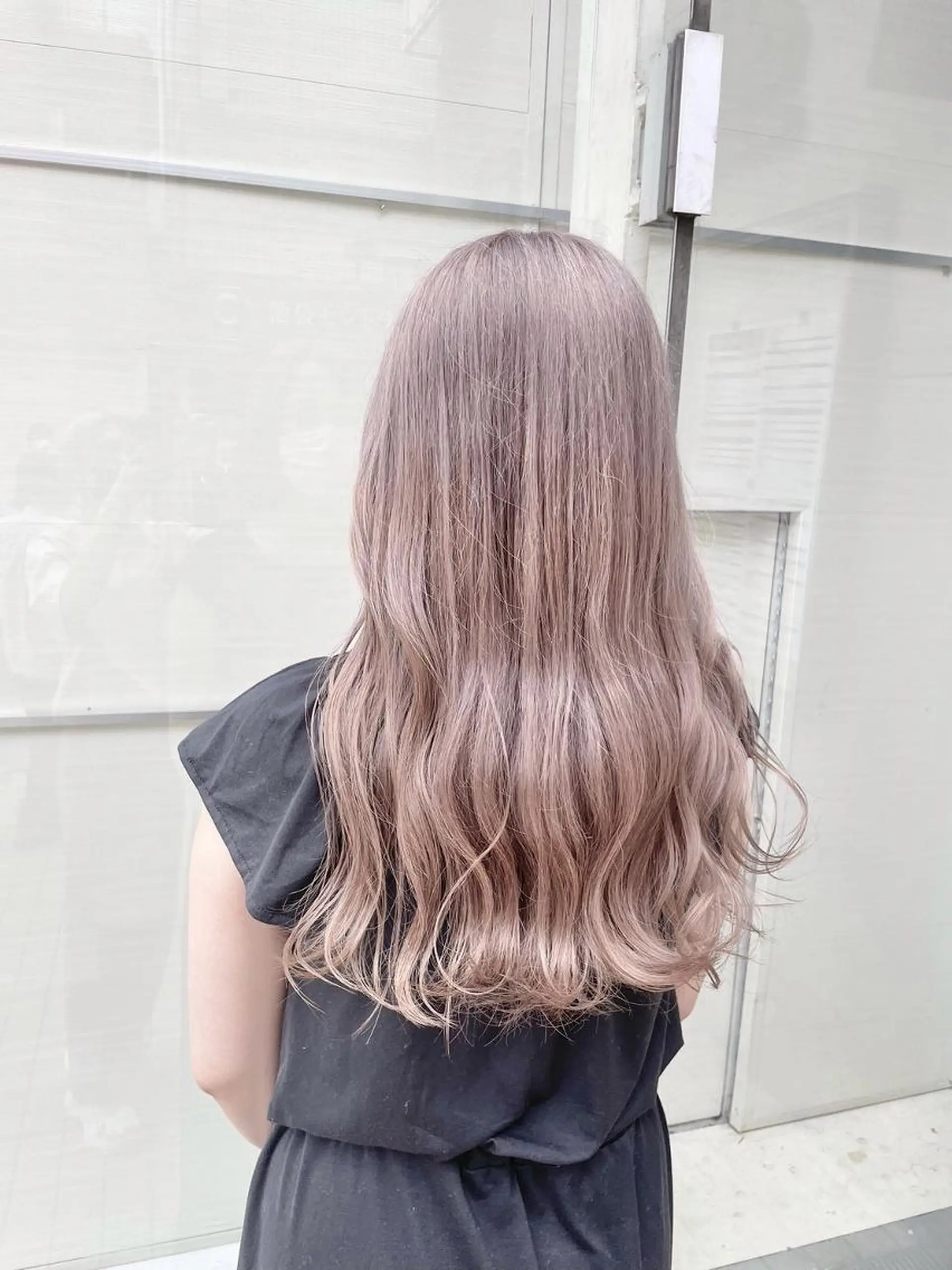セミロング ブリーチ✖️ 縮毛LANDのヘアスタイル