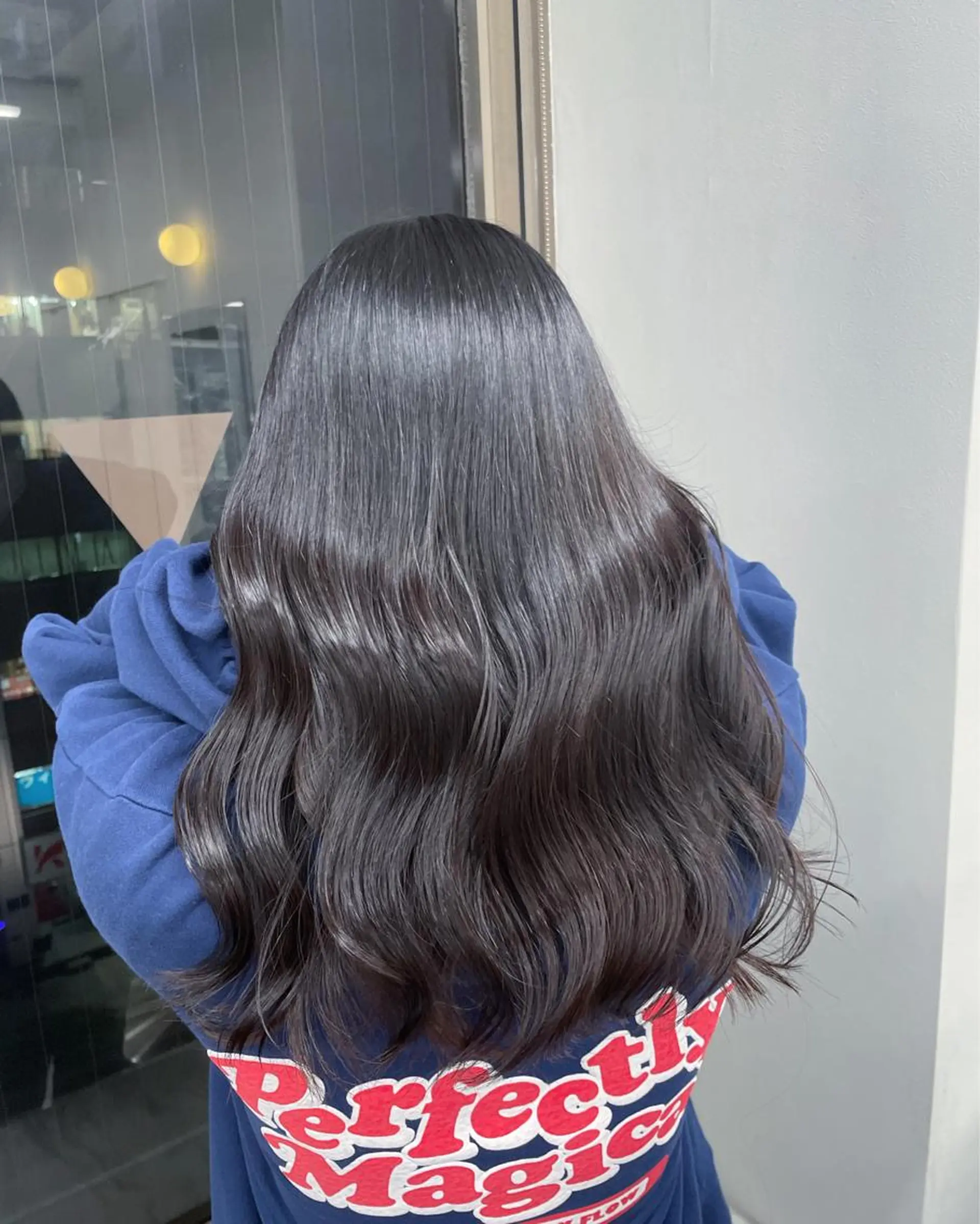ミディアム カラー カット ヘアカラー トリートメント ヘッドスパ ヘアセット 韓国レイヤー ハッシュカットのヘアスタイル