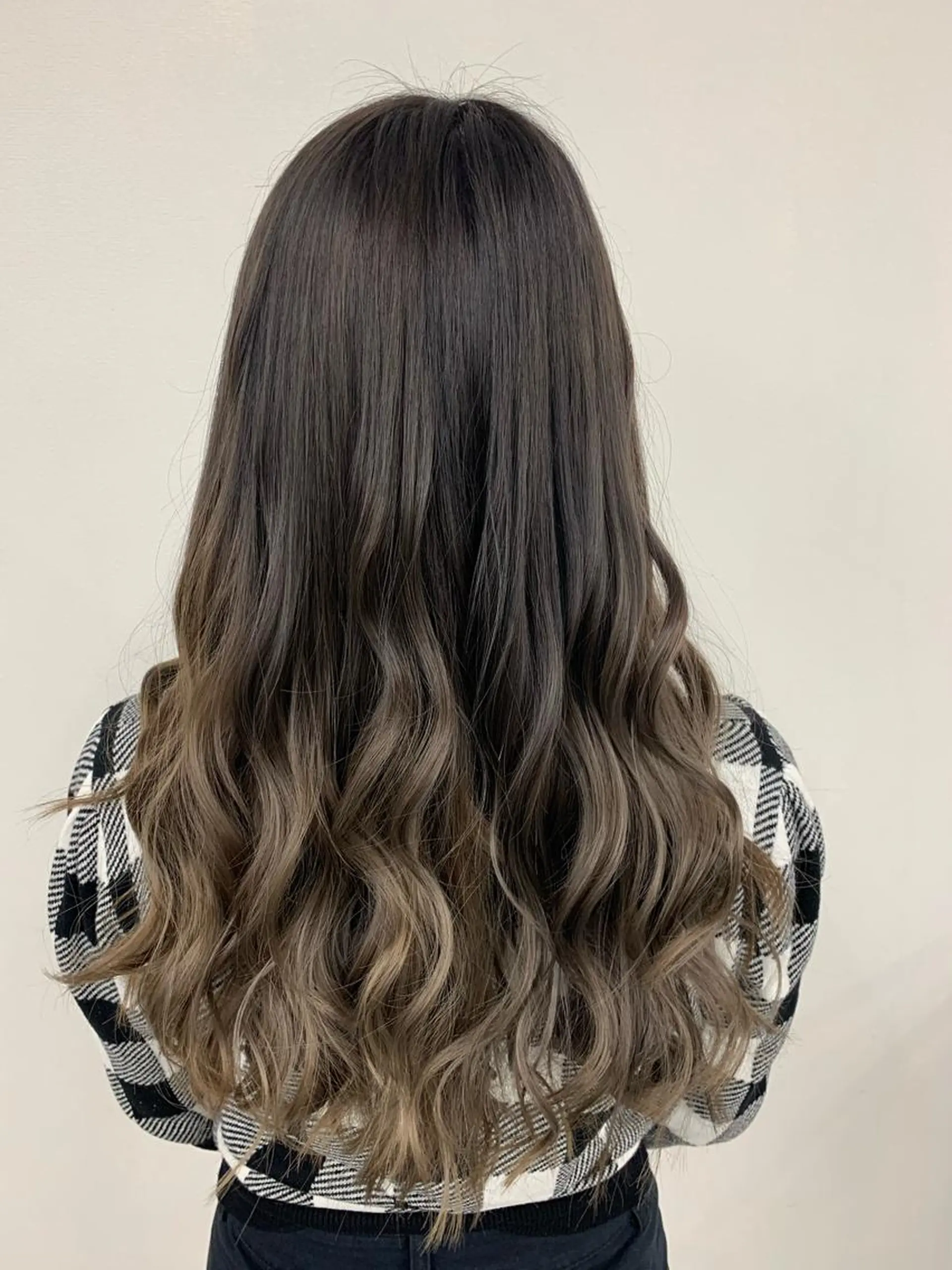 ロング ameet さくらのヘアスタイル