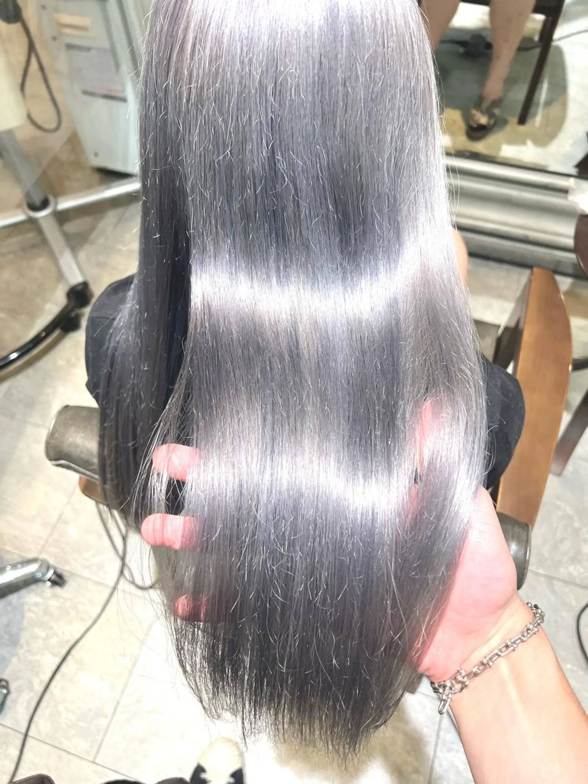 ロング カラー ヘアアレンジ ネイル ヘアカラー トリートメント ヘアセット 🌈インナーカラー ‘ショウマ’🌈のヘアスタイル