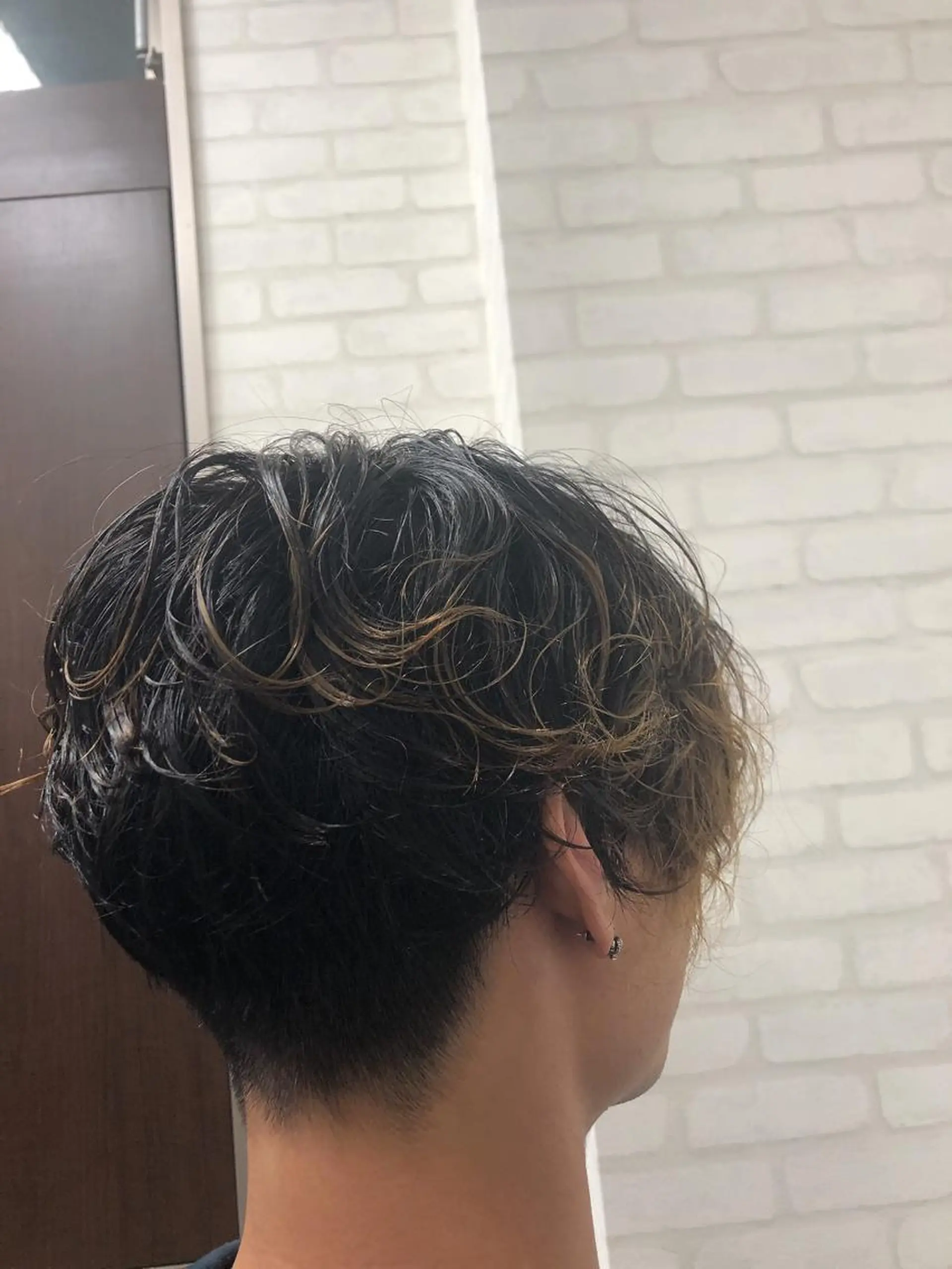 パーマ メンズ 刈り上げ 鈴木 裕斗のヘアスタイル
