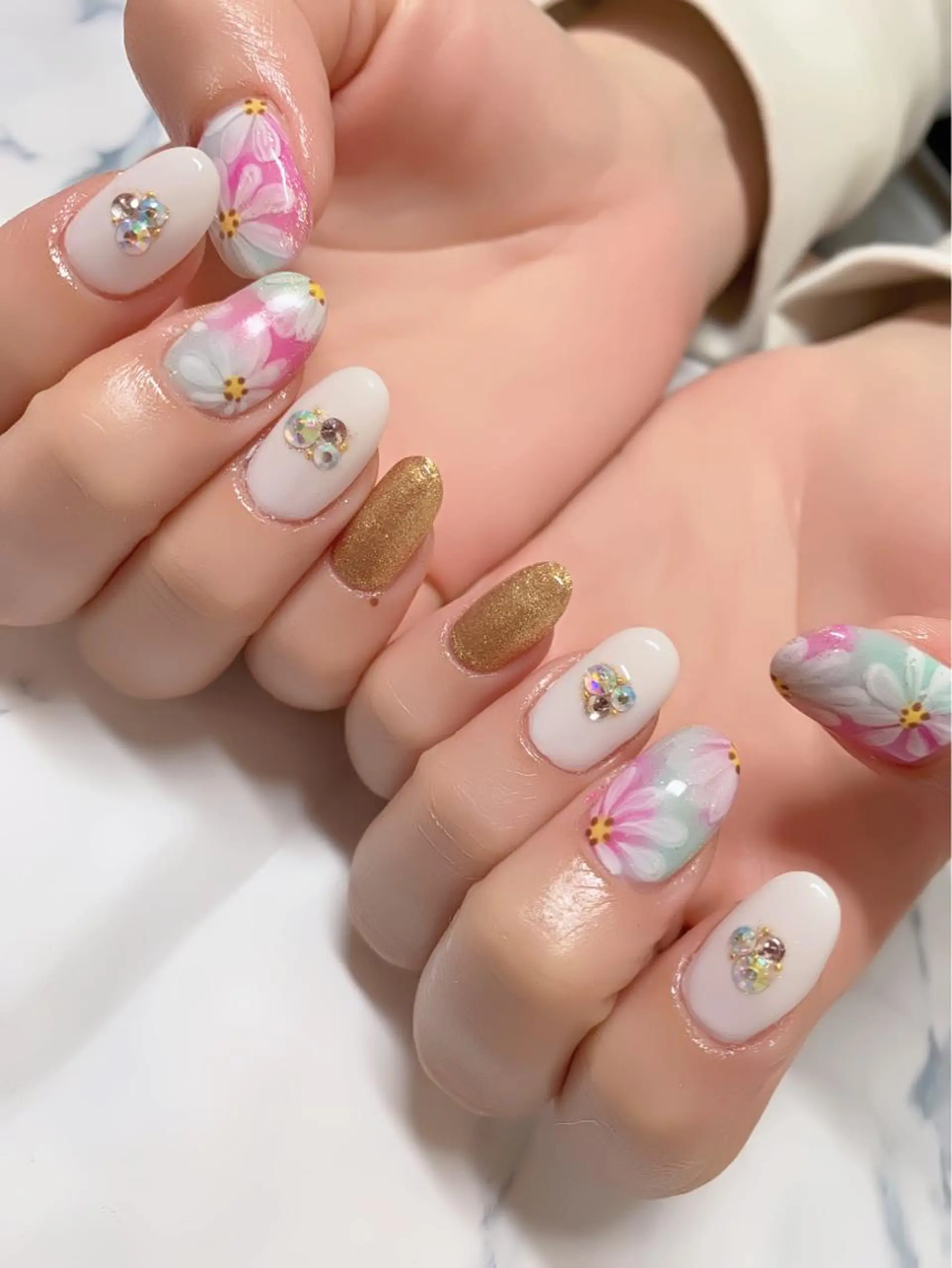 ネイル 菅野 愛花のネイルデザイン