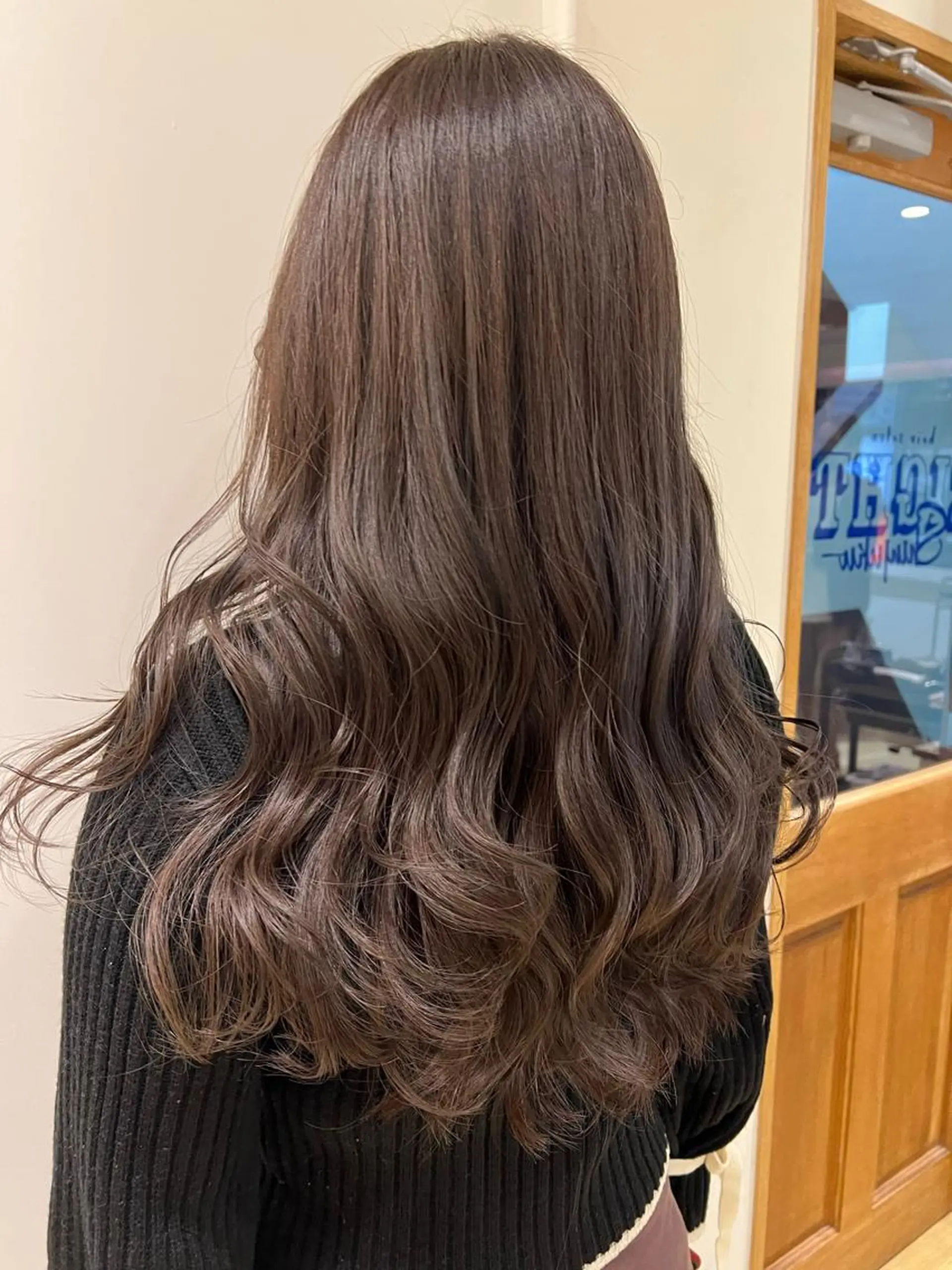 ロング カラー グレージュ イルミナカラー トリートメント eight shinjuku所属・海外ヘア スタイルRIOのヘアスタイル