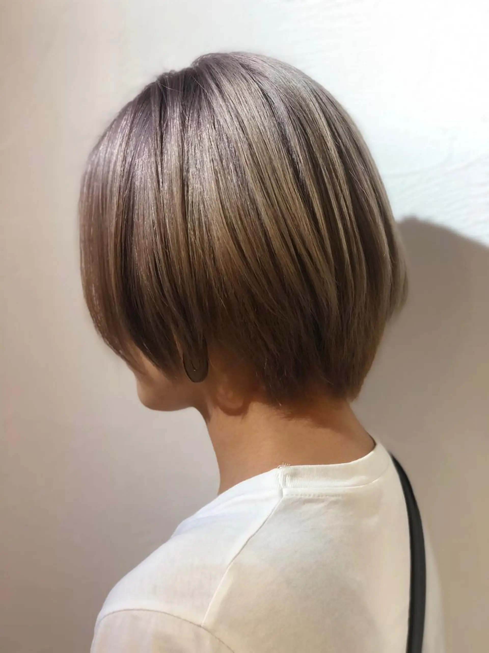 ショート カラー ベージュカラー ミルクティーベージュ Bei Licoldo.Atole  ベイリコルド アトリ所属・ブリーチ、縮毛 髪質改善　宮城一真のヘアスタイル