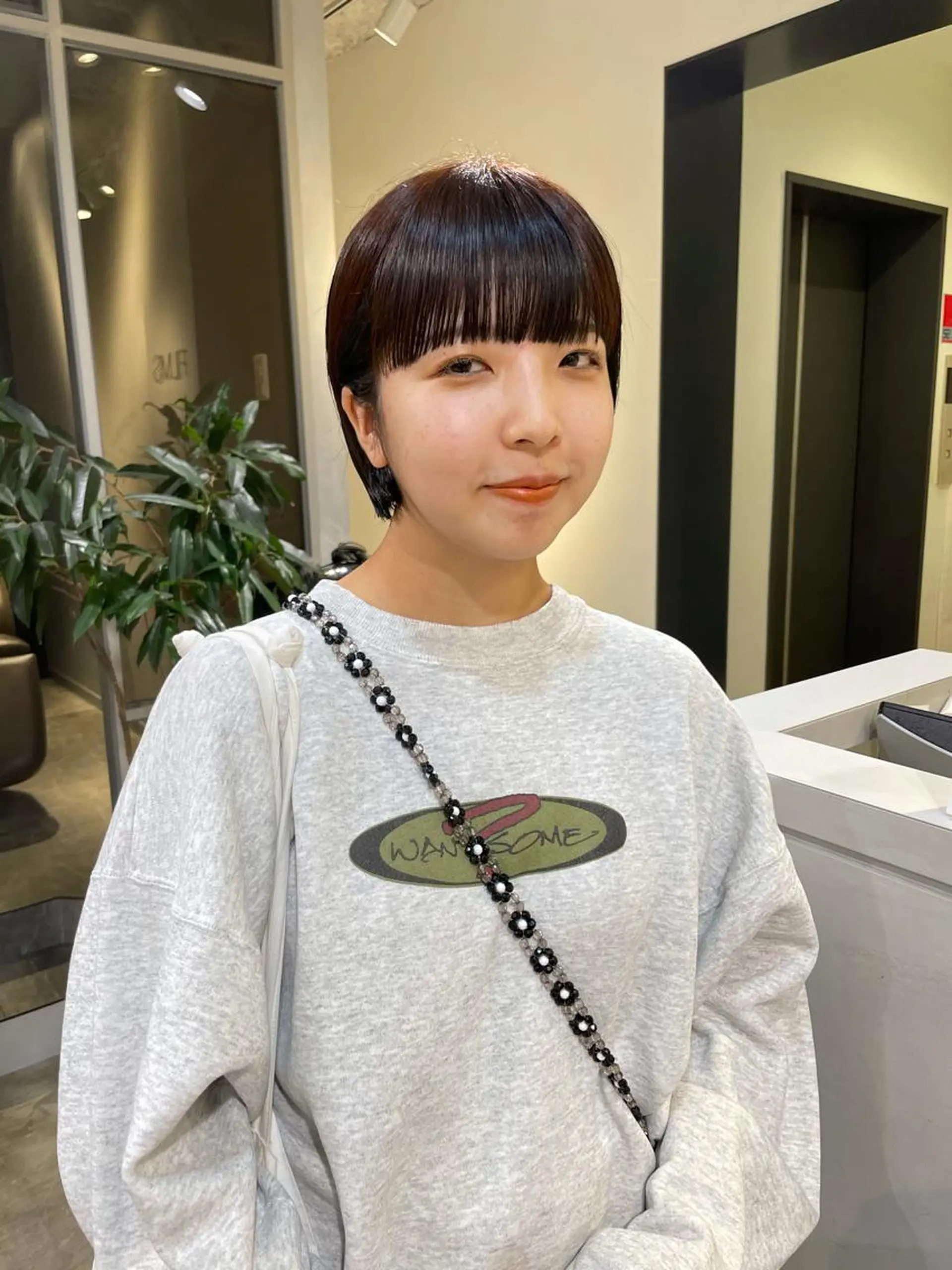 ショート カラー ツートーンカラー ワイドバング 斉藤 瑞恵のヘアスタイル