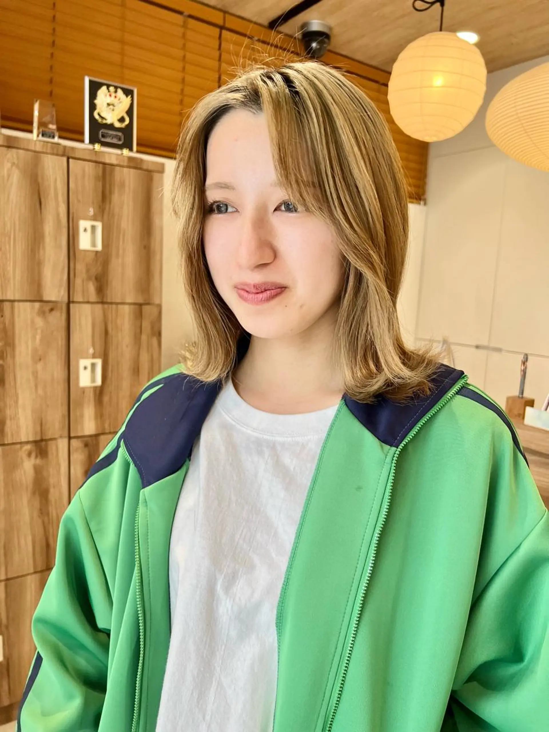 ショート くびれヘア 顔周りカット Oasisgarden所属・レイヤー/ブリーチ MOMOのヘアスタイル