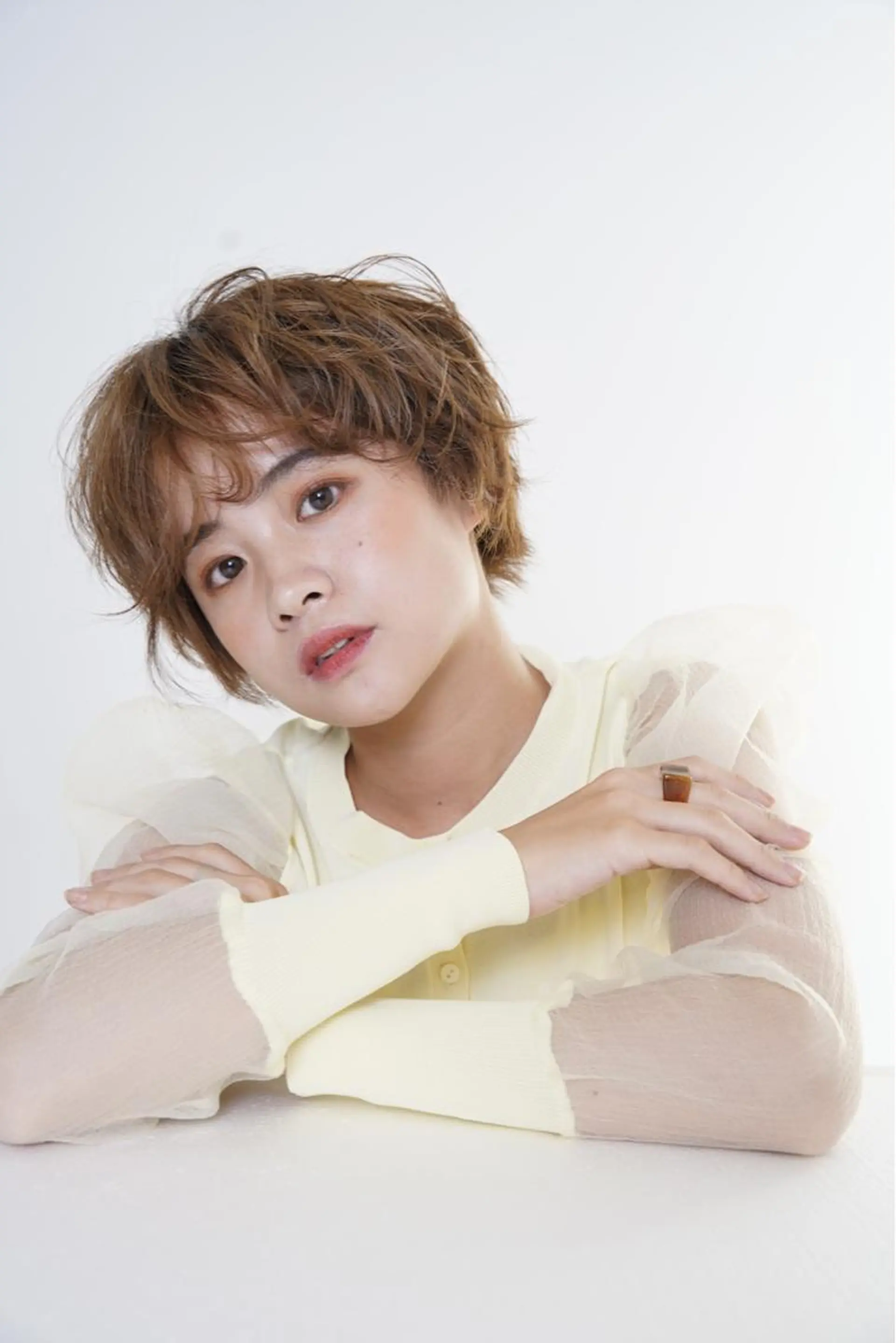 ショート ベージュ/インナー カラー🤍Rieのヘアスタイル