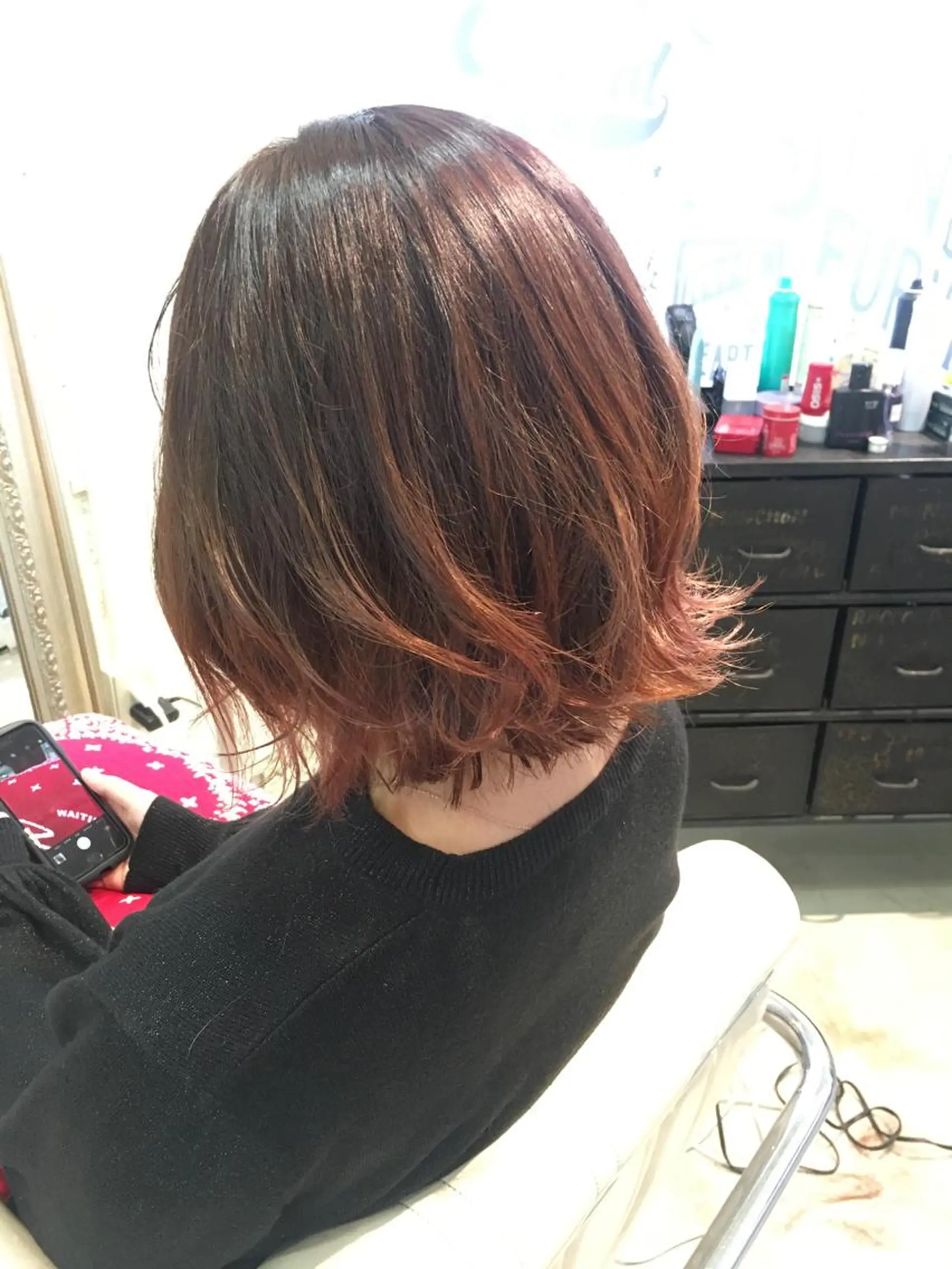 ミディアム カラー アディクシーカラー バレイヤージュ グラデーションカラー ピンクカラー レイヤーカット カット ヘアカラー CALMHAIR所属・CALMHAIR 五十實淳のヘアスタイル