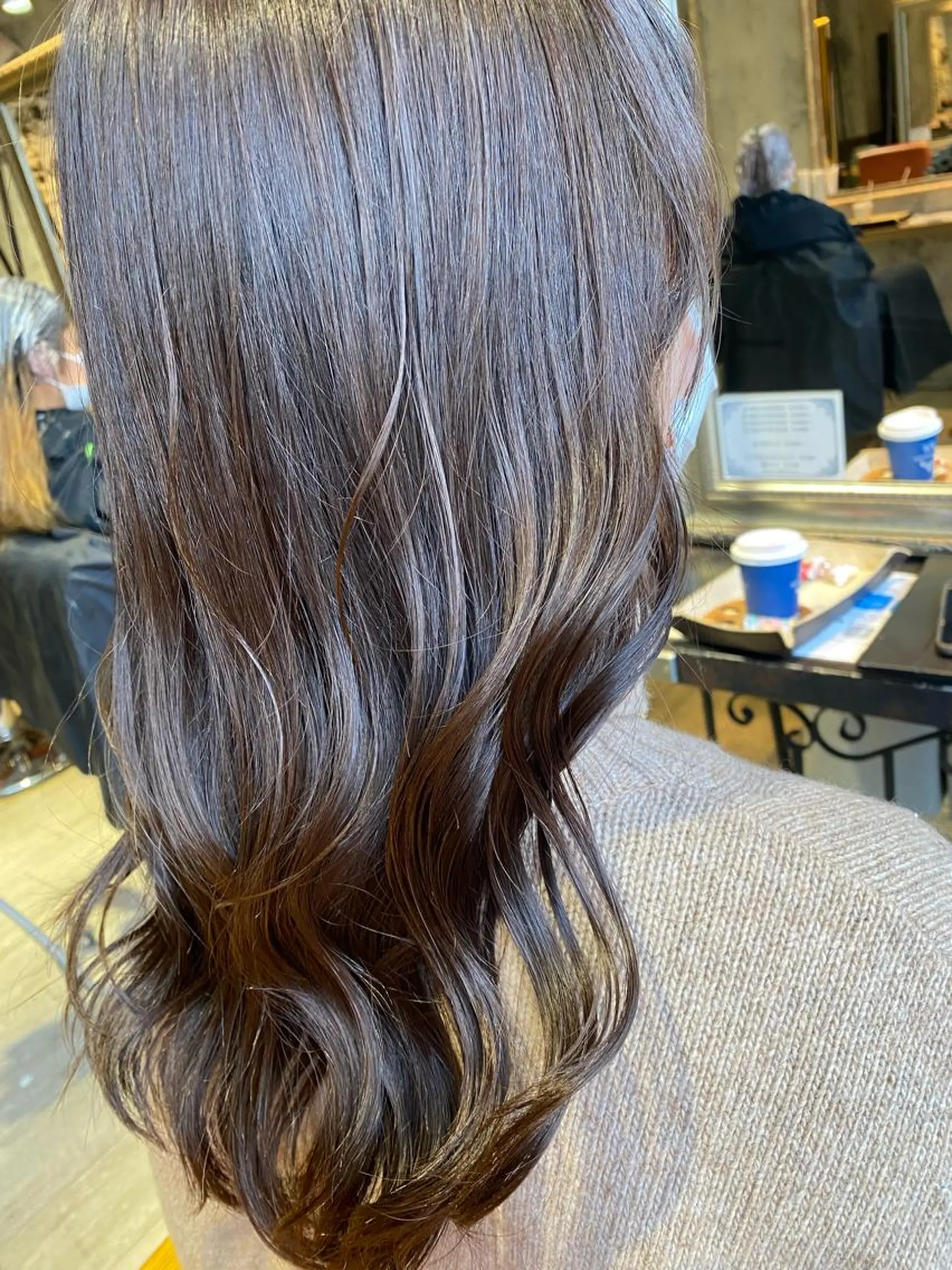 ロング カラー ヘアアレンジ グレージュ バイオレットカラー 瀧尻 光のヘアスタイル