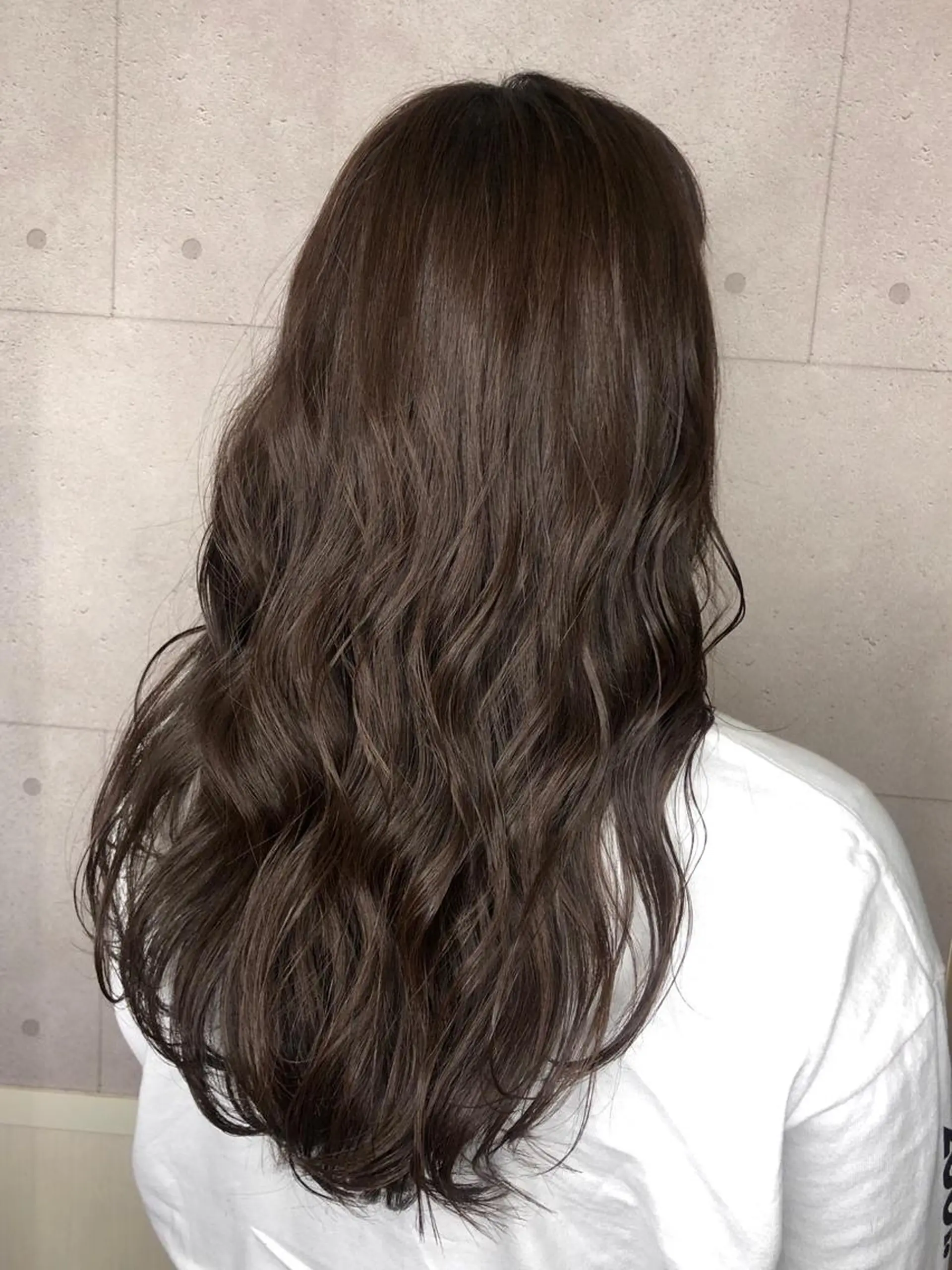 ロング カラー 黒髪 グレージュ 卒業式のヘアスタイル さかい なつみのヘアスタイル