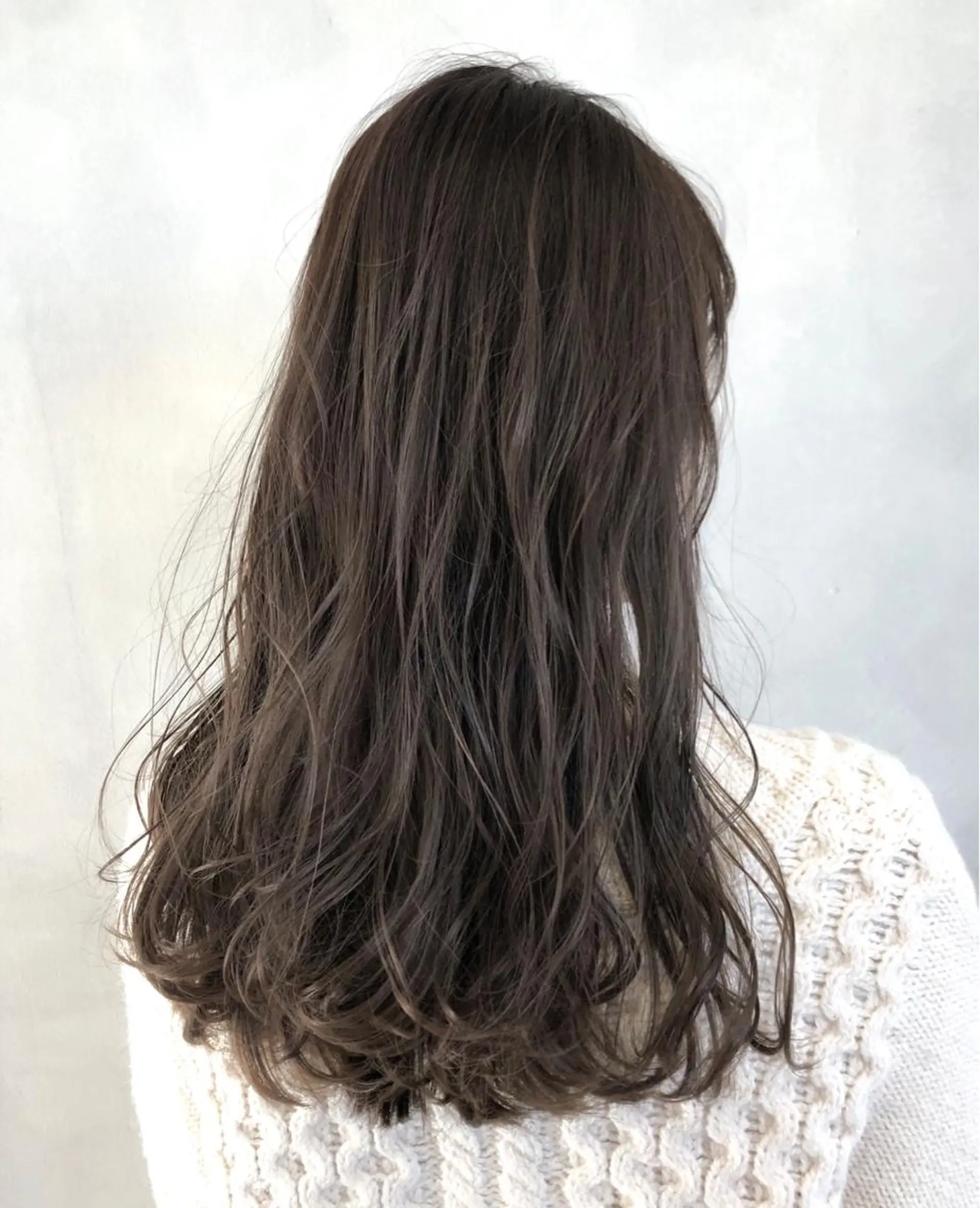 セミロング カラー 艶ハイトーンブリーチ 🌈小林侑雅のヘアスタイル