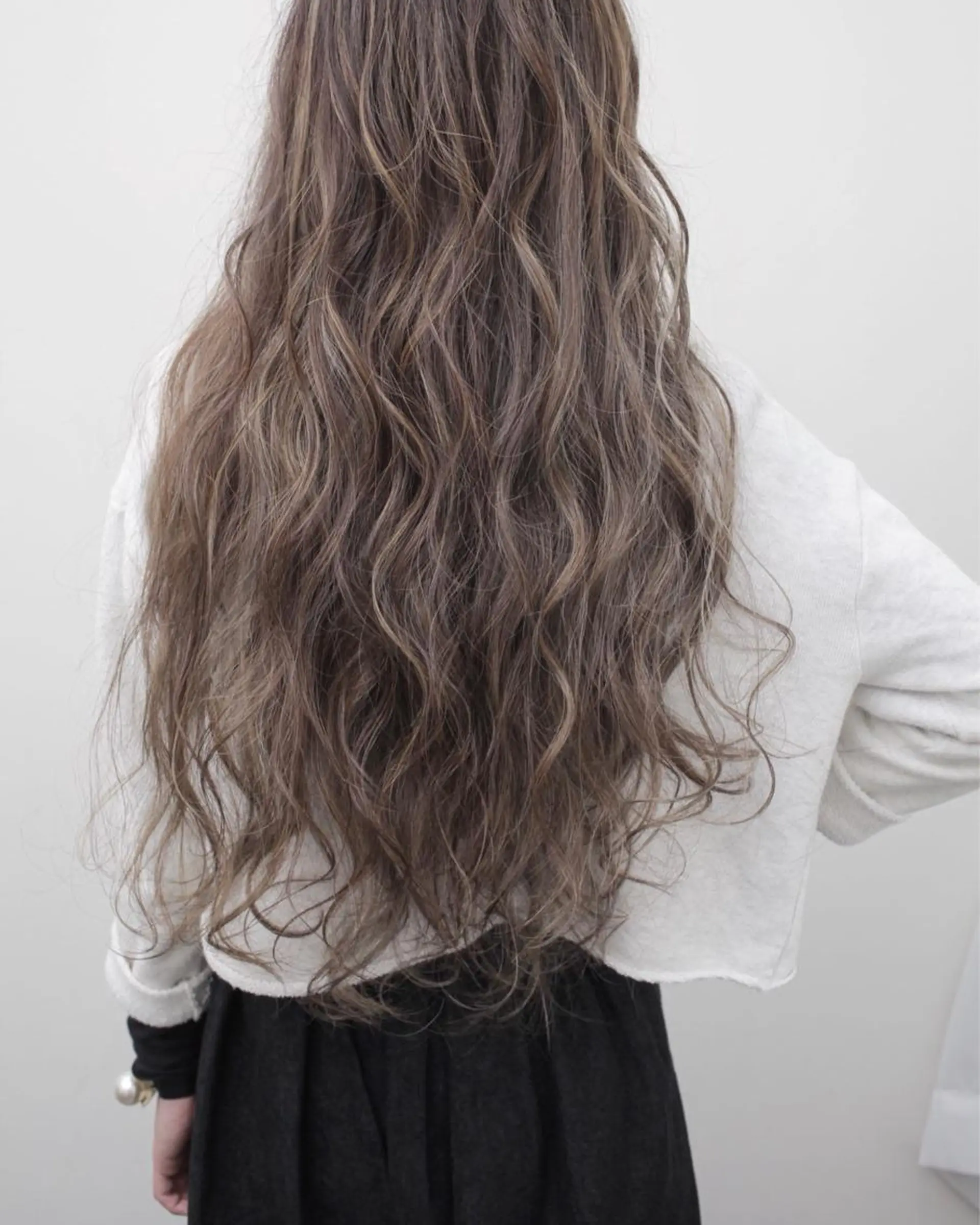 ロング カラー ヘアアレンジ ベージュカラー ブリーチ グラデーションカラー ハイライトカラー ボブ Mariana/ 鶴原-ハイライトのヘアスタイル