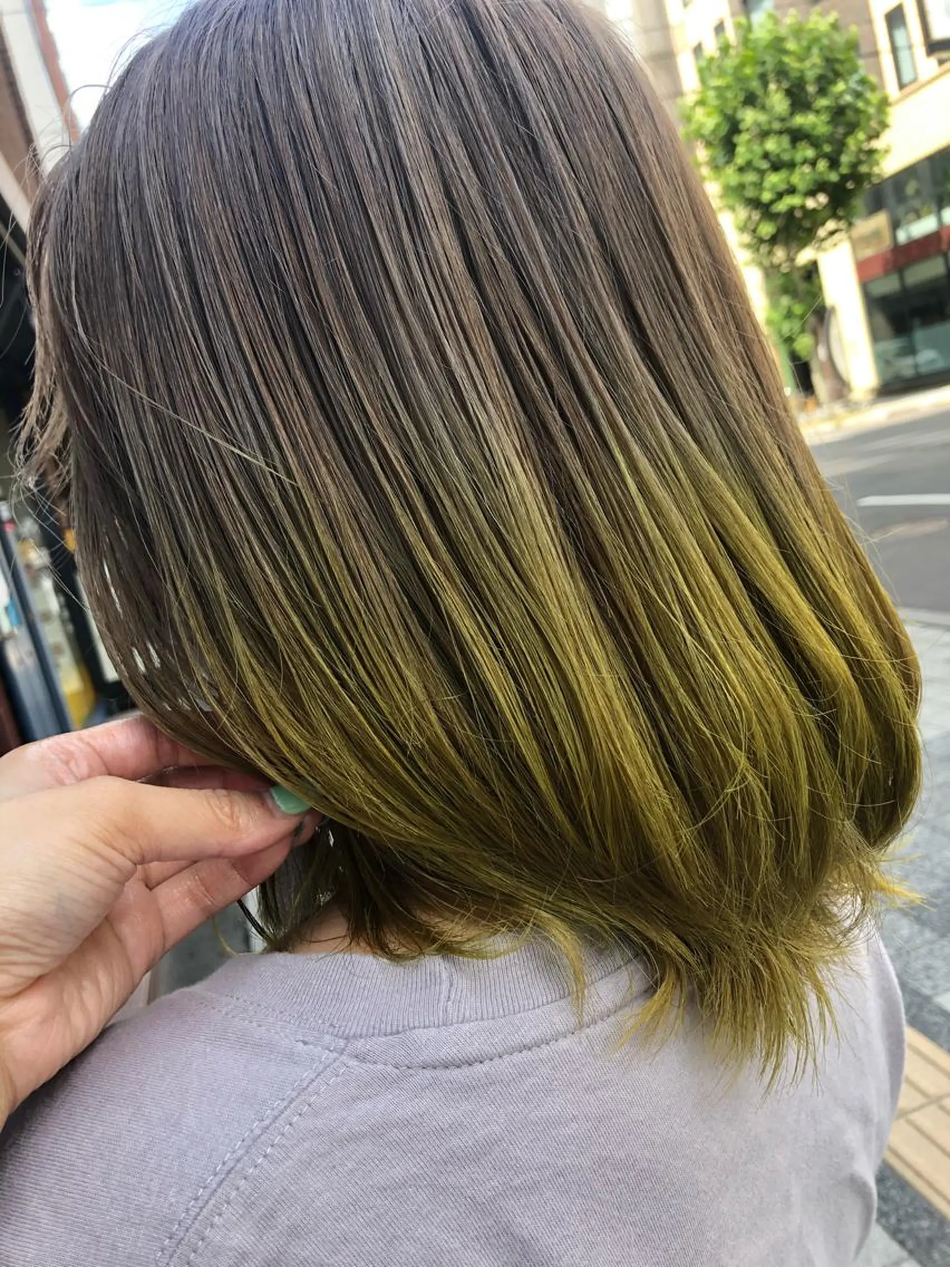 ミディアム カラー カット ヘアカラー トリートメント 垢抜けハイトーン×ブ ロウリストAZUKIのヘアスタイル