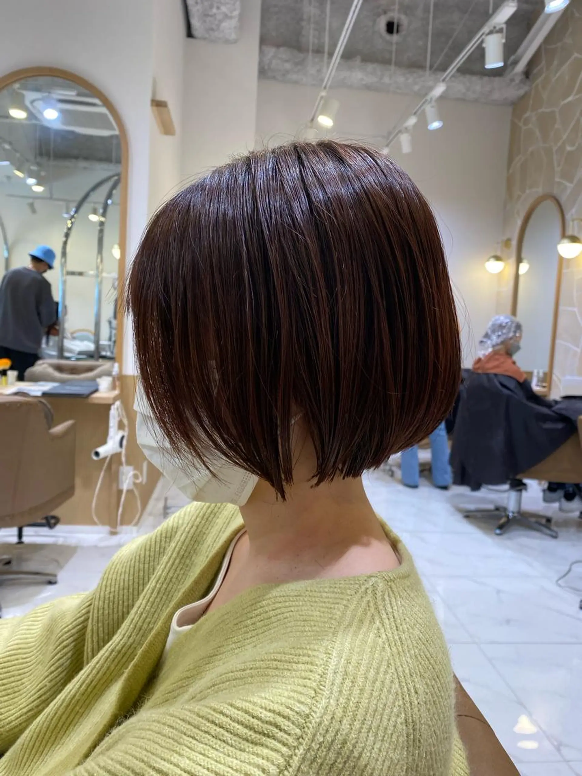 ショート ボブ 伸ばしかけ ショートヘア カット ヘアカラー トリートメント 坂井 茅聖のヘアスタイル