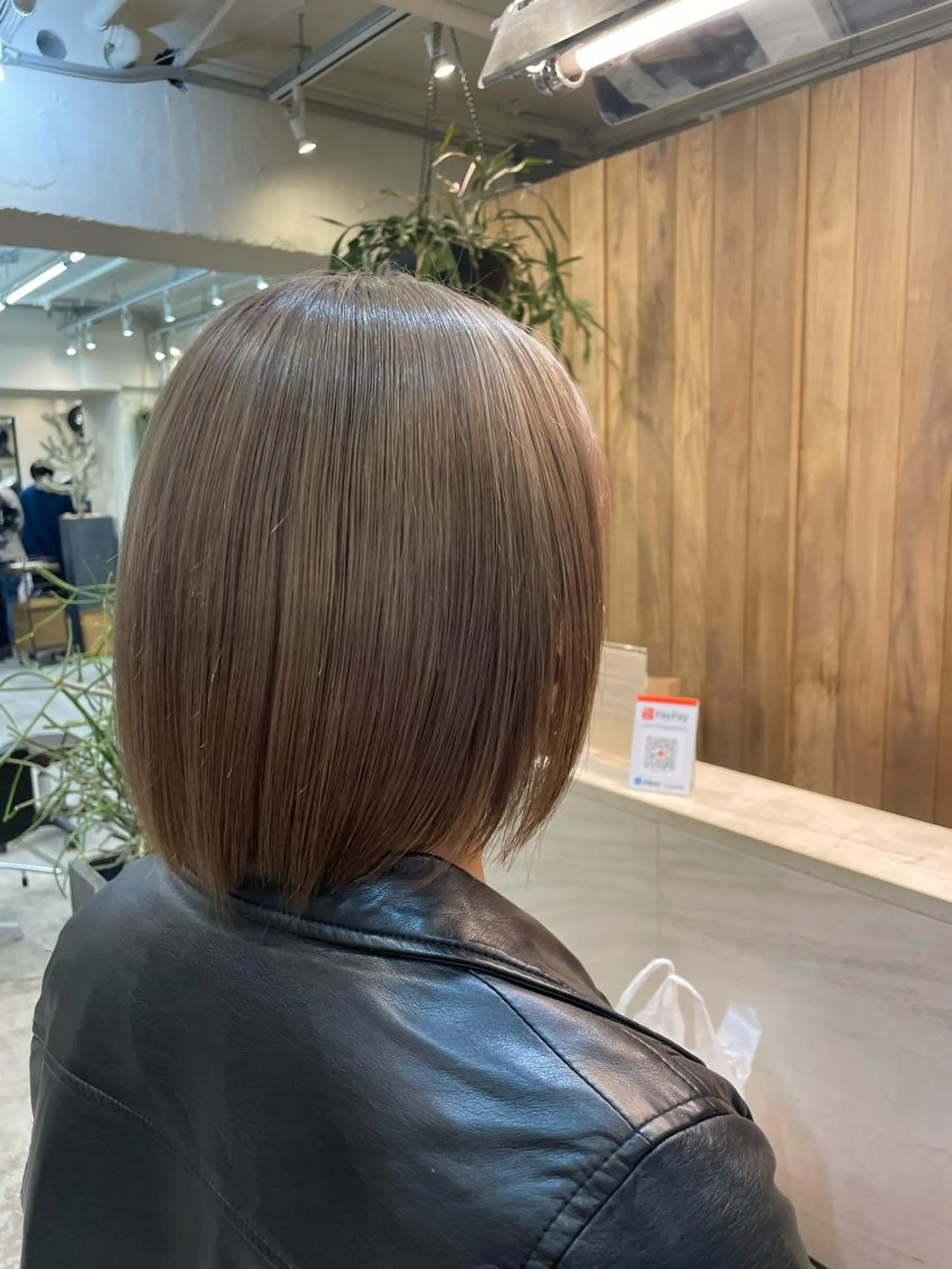 ロング カラー ベージュカラー ブリーチ 透明感カラー レイヤーカット大人気 💛吉田百花のヘアスタイル