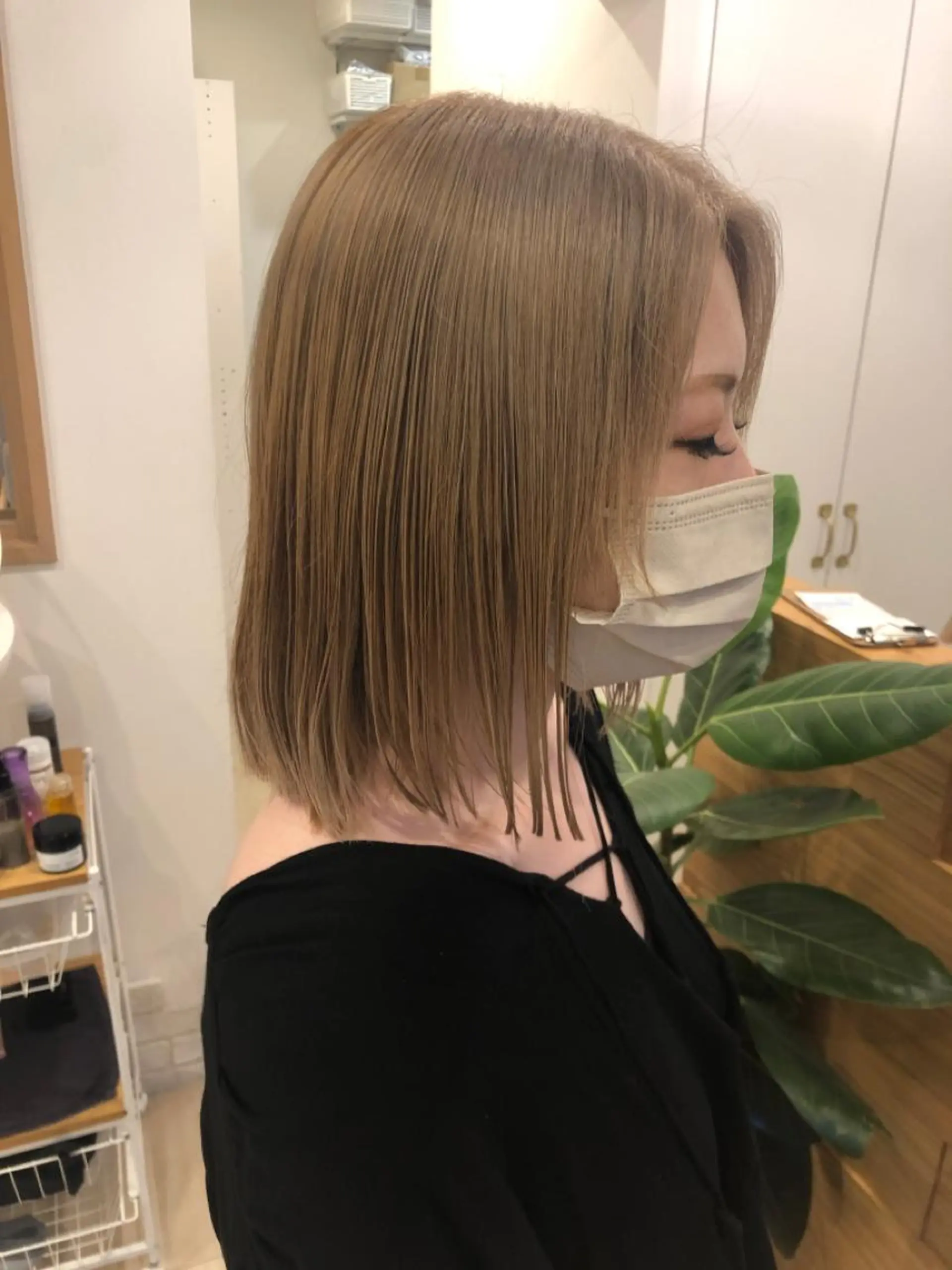 ミディアム カラー パーマ ヘアアレンジ ベージュカラー ブリーチ ハイトーンカラー ミルクティーベージュ カット ヘアカラー トリートメント 【ツヤ髪美容師】 ツダケイスケのヘアスタイル