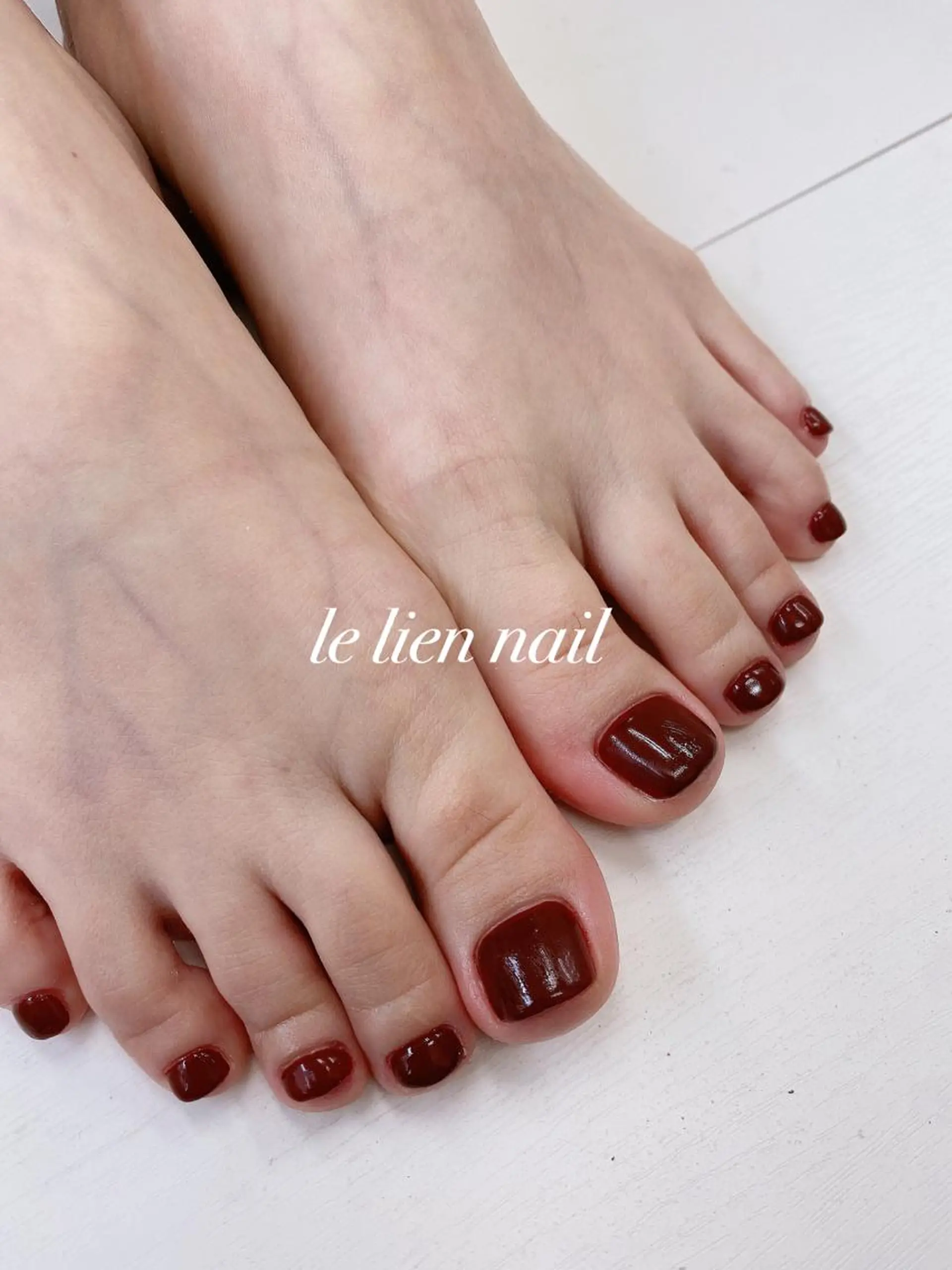 ネイル ブラウン クリアネイル フットネイル ワンカラーネイル フットネイル le lien nailのネイルデザイン