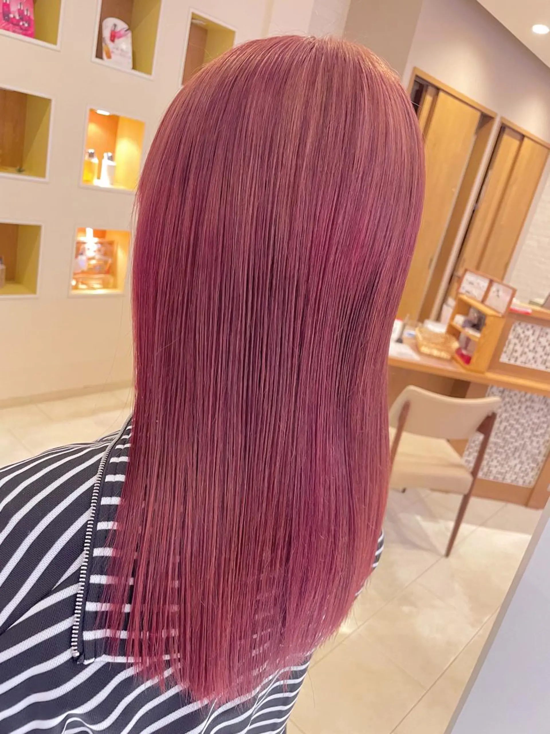 カラー ハイトーンカラー ピンクカラー ヘアカラー Chere rosso所属・✨頭身浴無料 -chere-金剛店のヘアスタイル