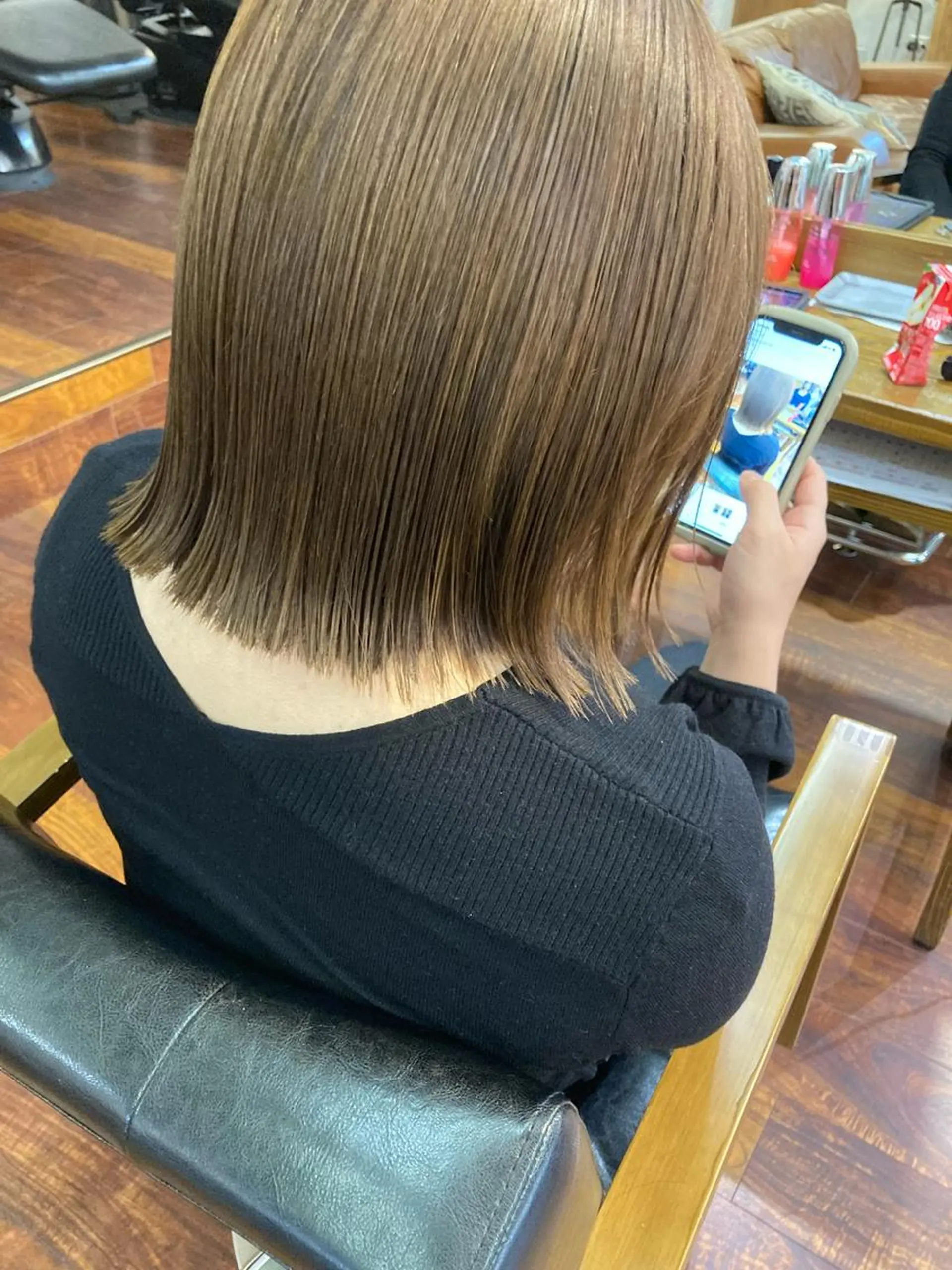 ミディアム カラー ベージュカラー ブリーチ ブリーチなしカラー オリーブベージュ ヘアセット 小木曽智美 /ボブ/ショートのヘアスタイル